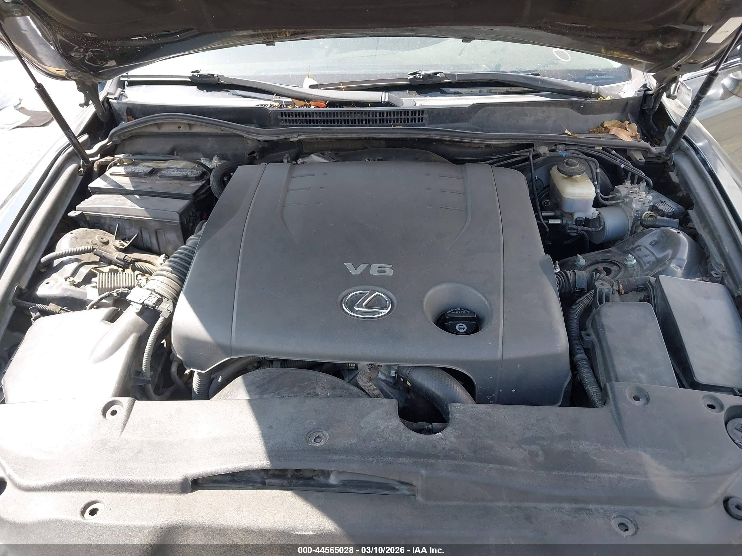 LEXUS IS image 10