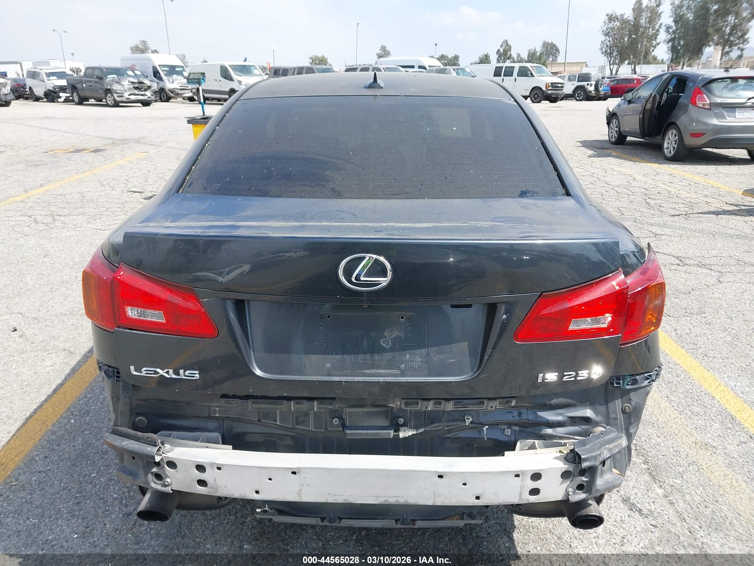 LEXUS IS image 6