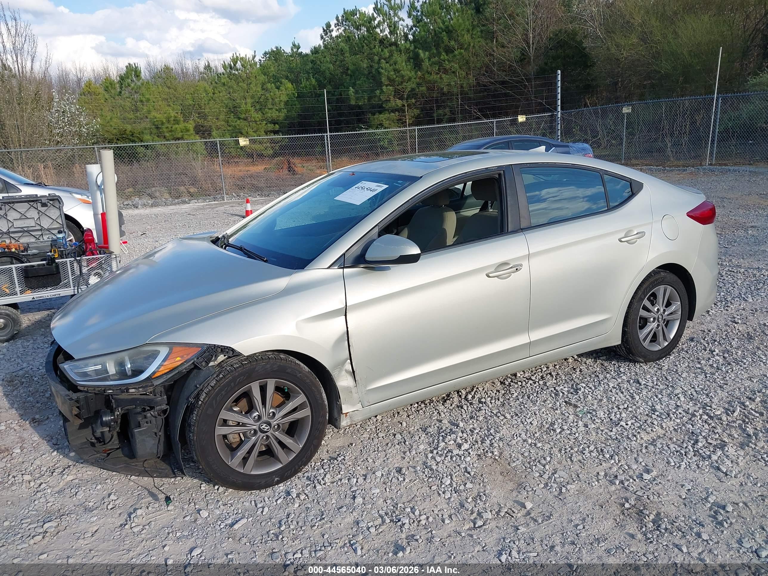 HYUNDAI ELANTRA image 2