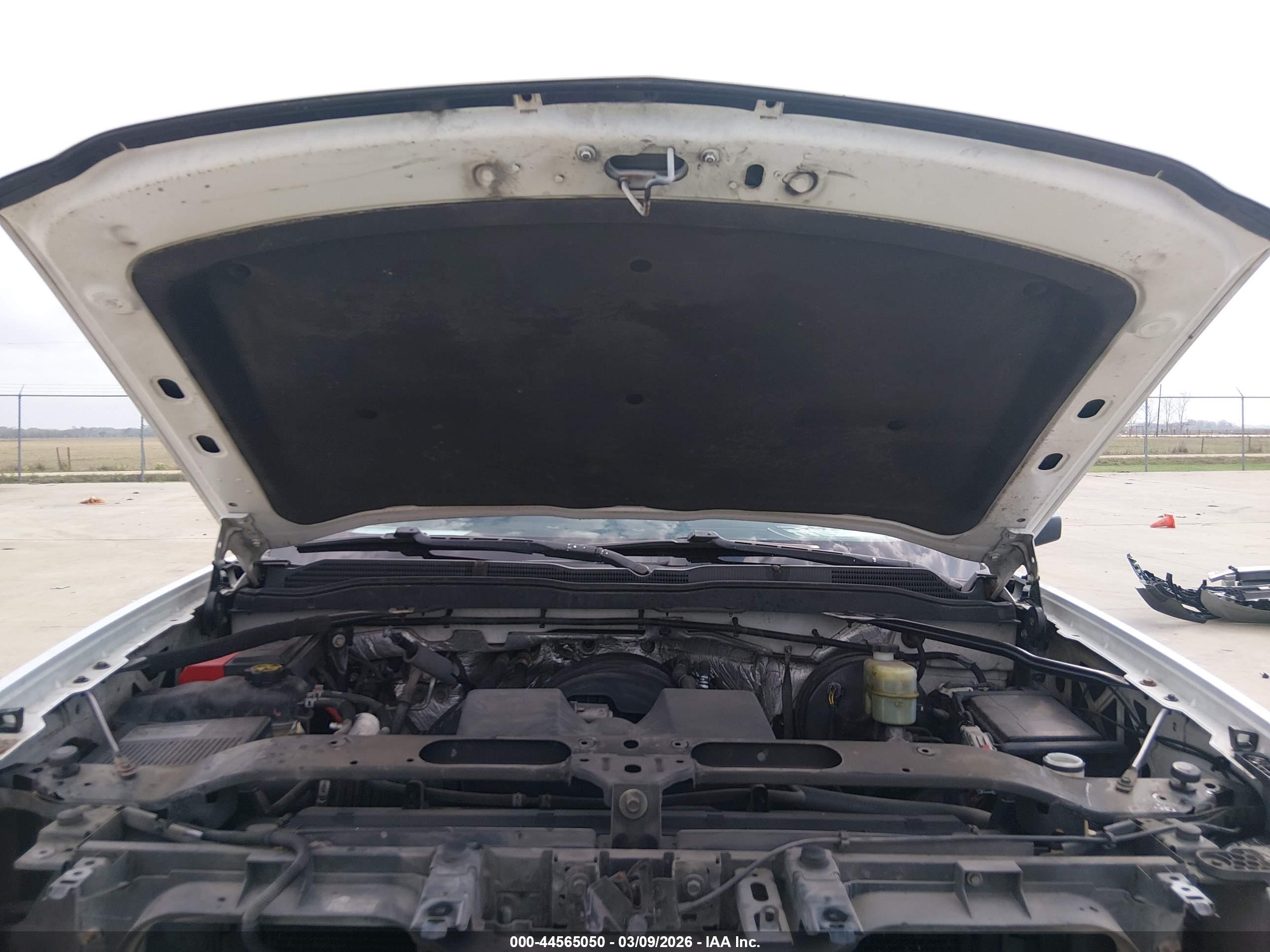 CHEVROLET SILVERADO image 10