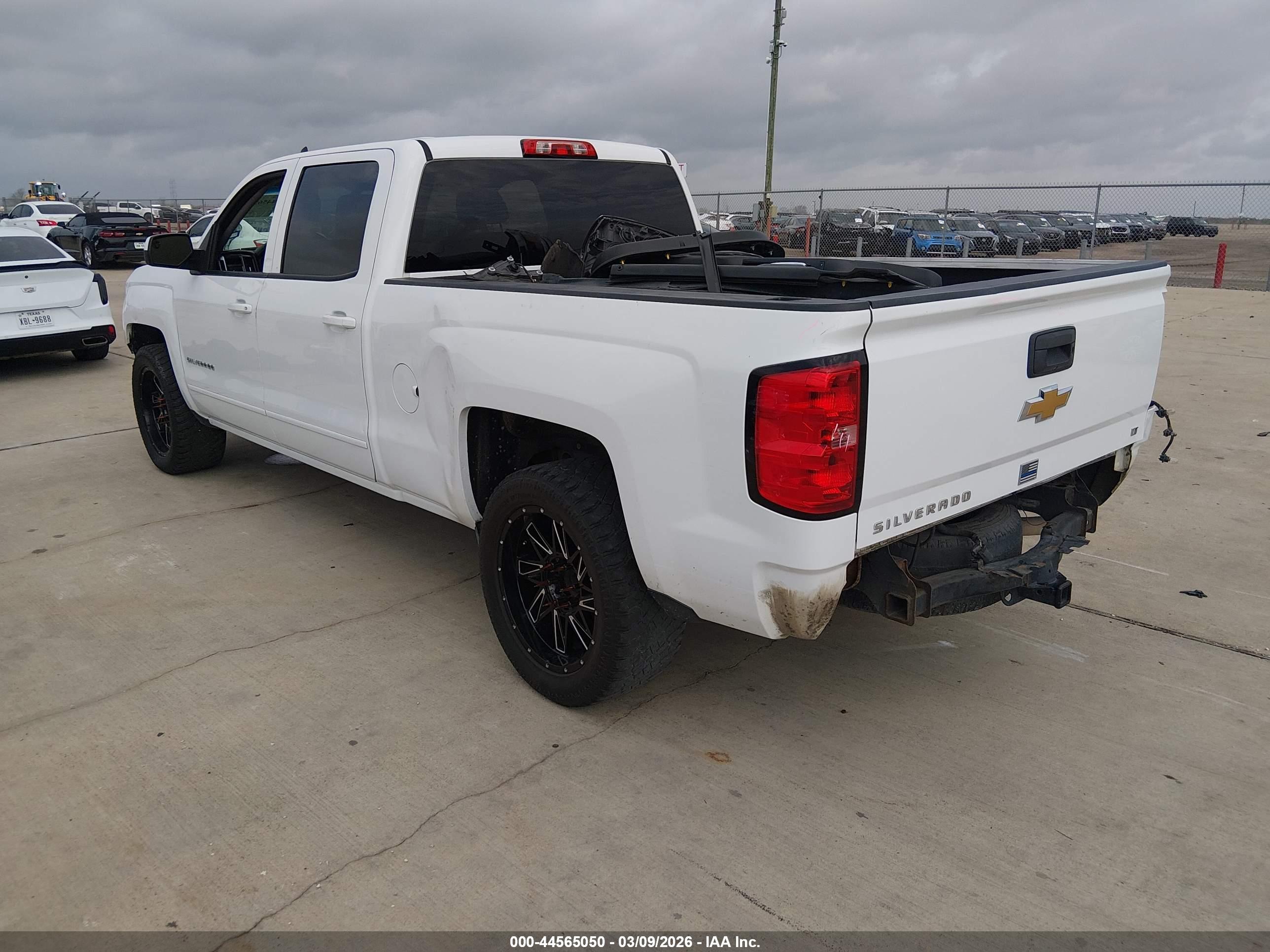 CHEVROLET SILVERADO image 3