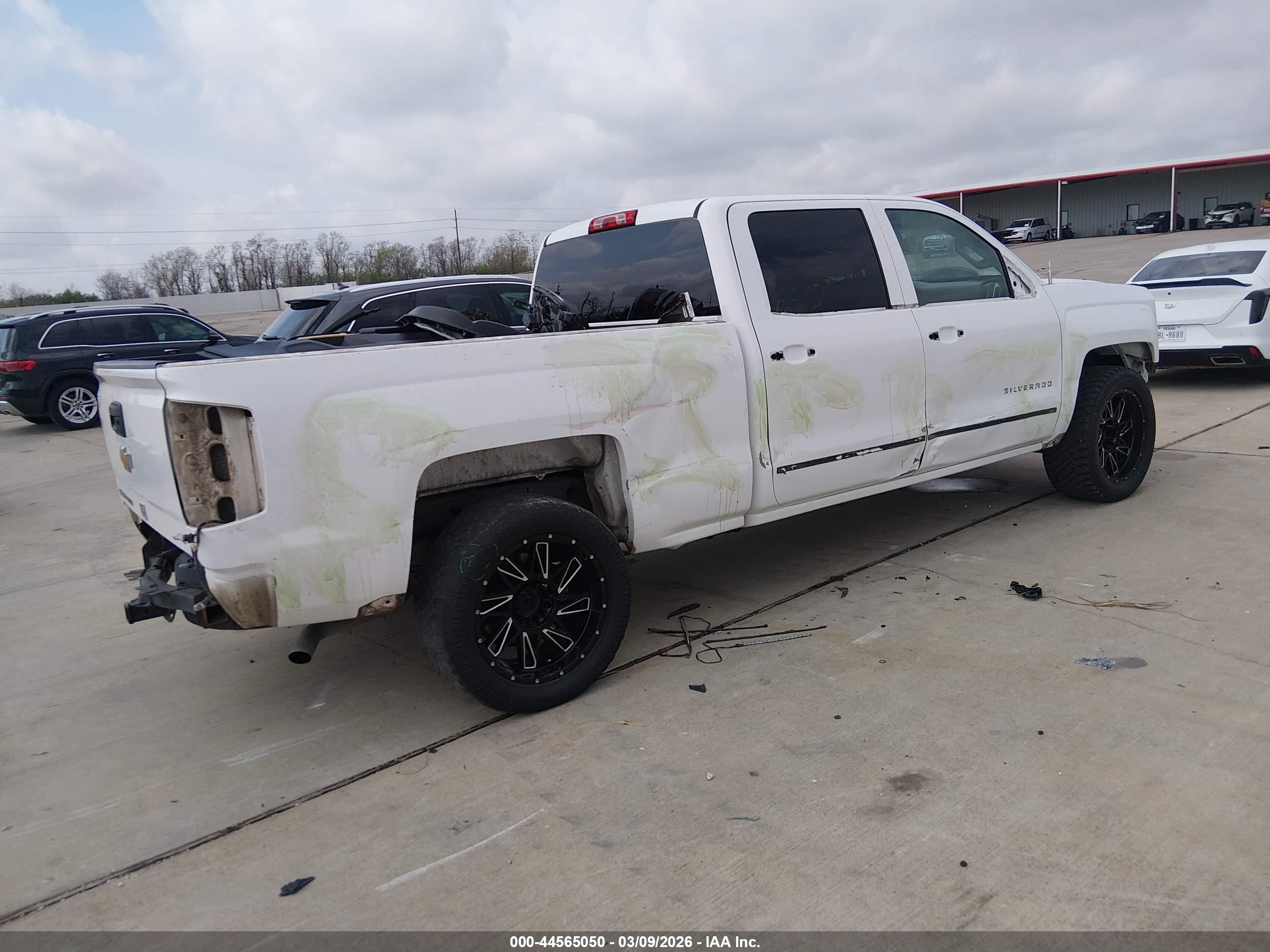 CHEVROLET SILVERADO image 4