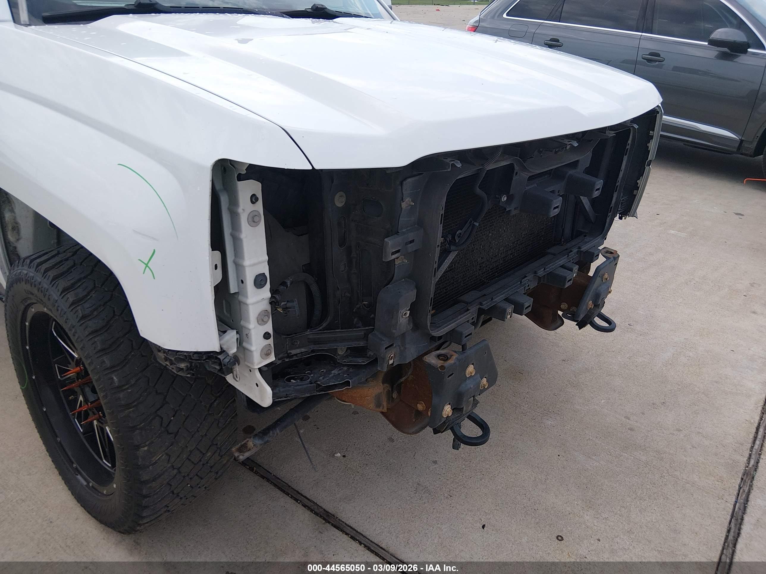 CHEVROLET SILVERADO image 6