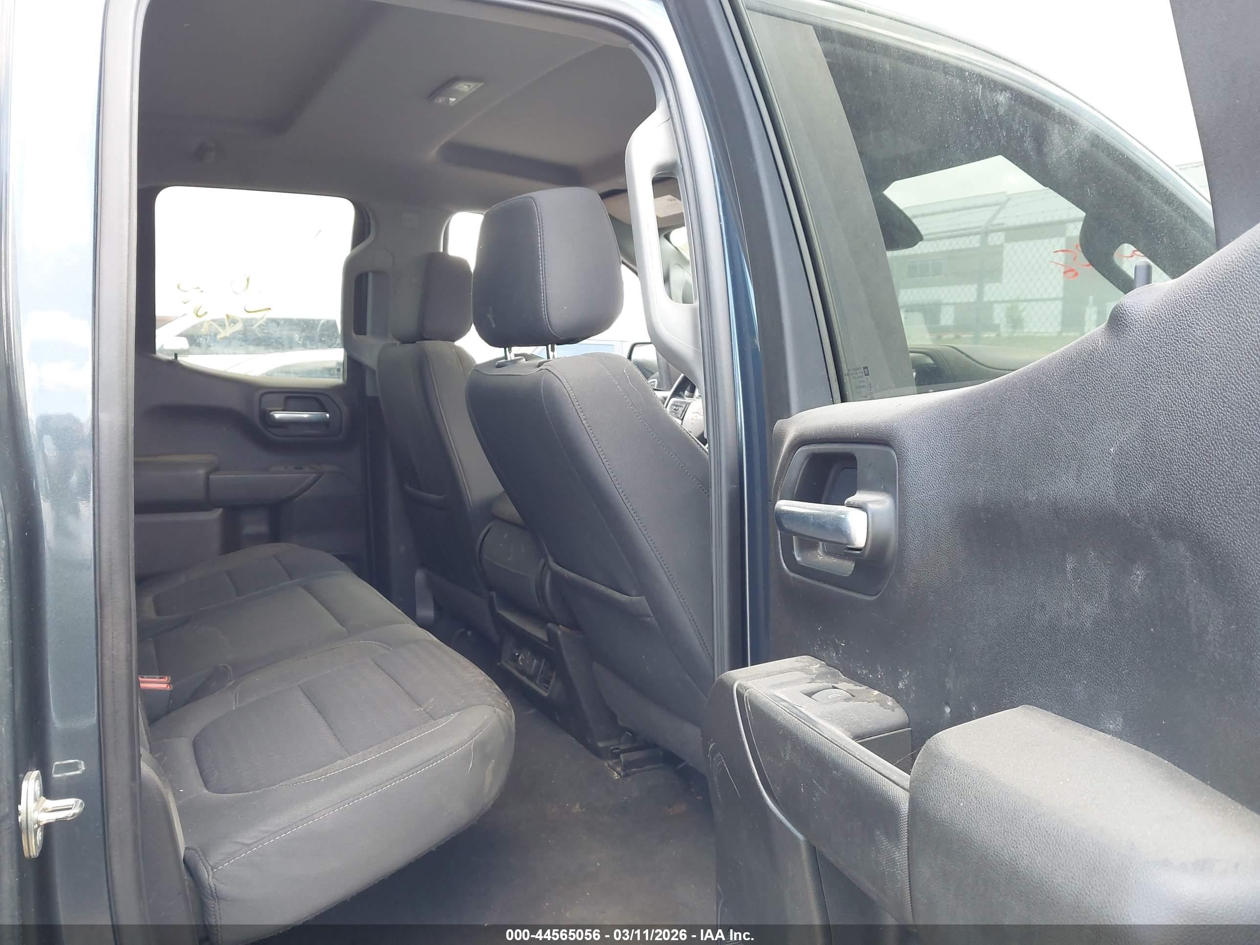 CHEVROLET SILVERADO image 8