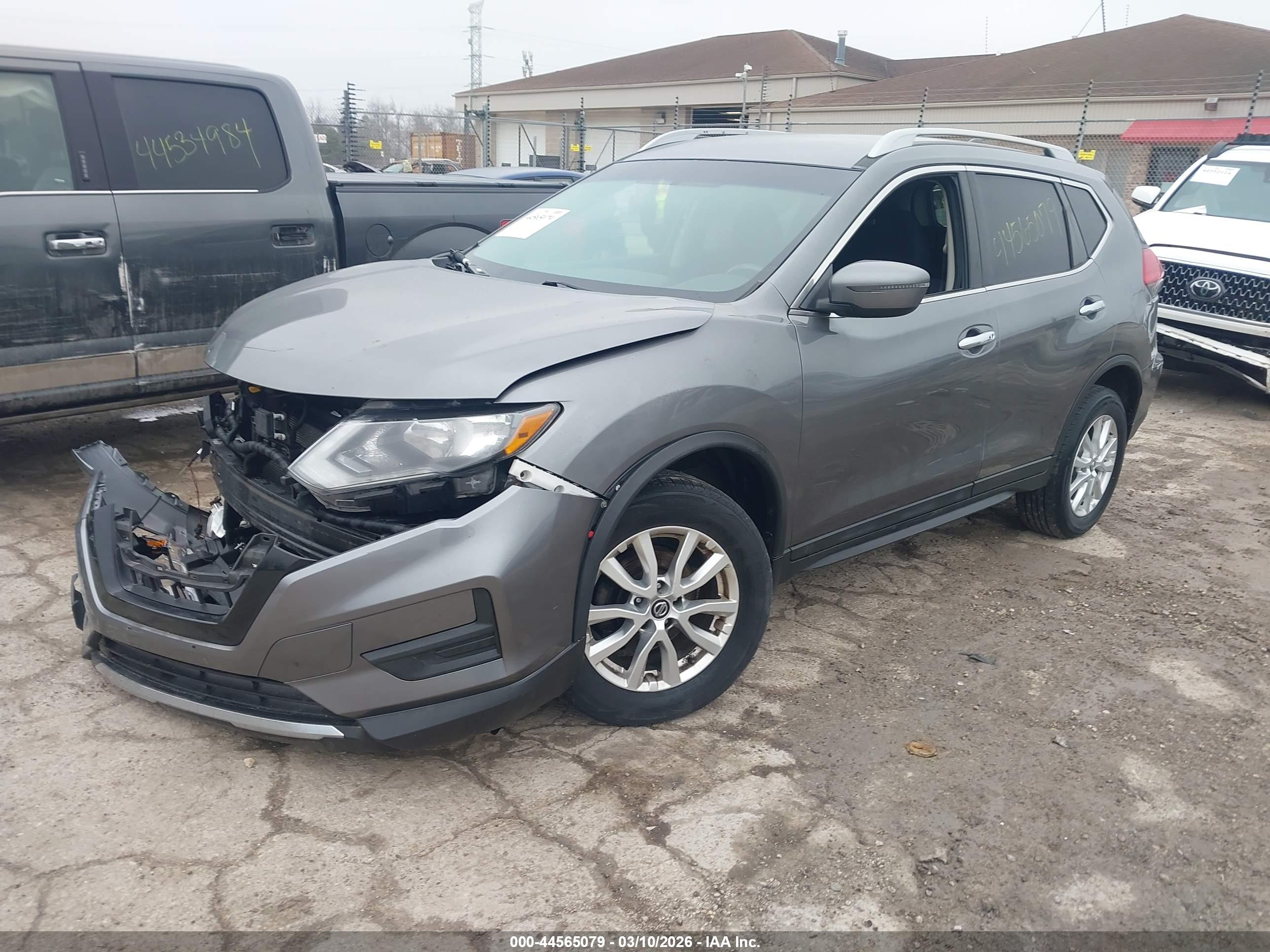 NISSAN ROGUE image 2