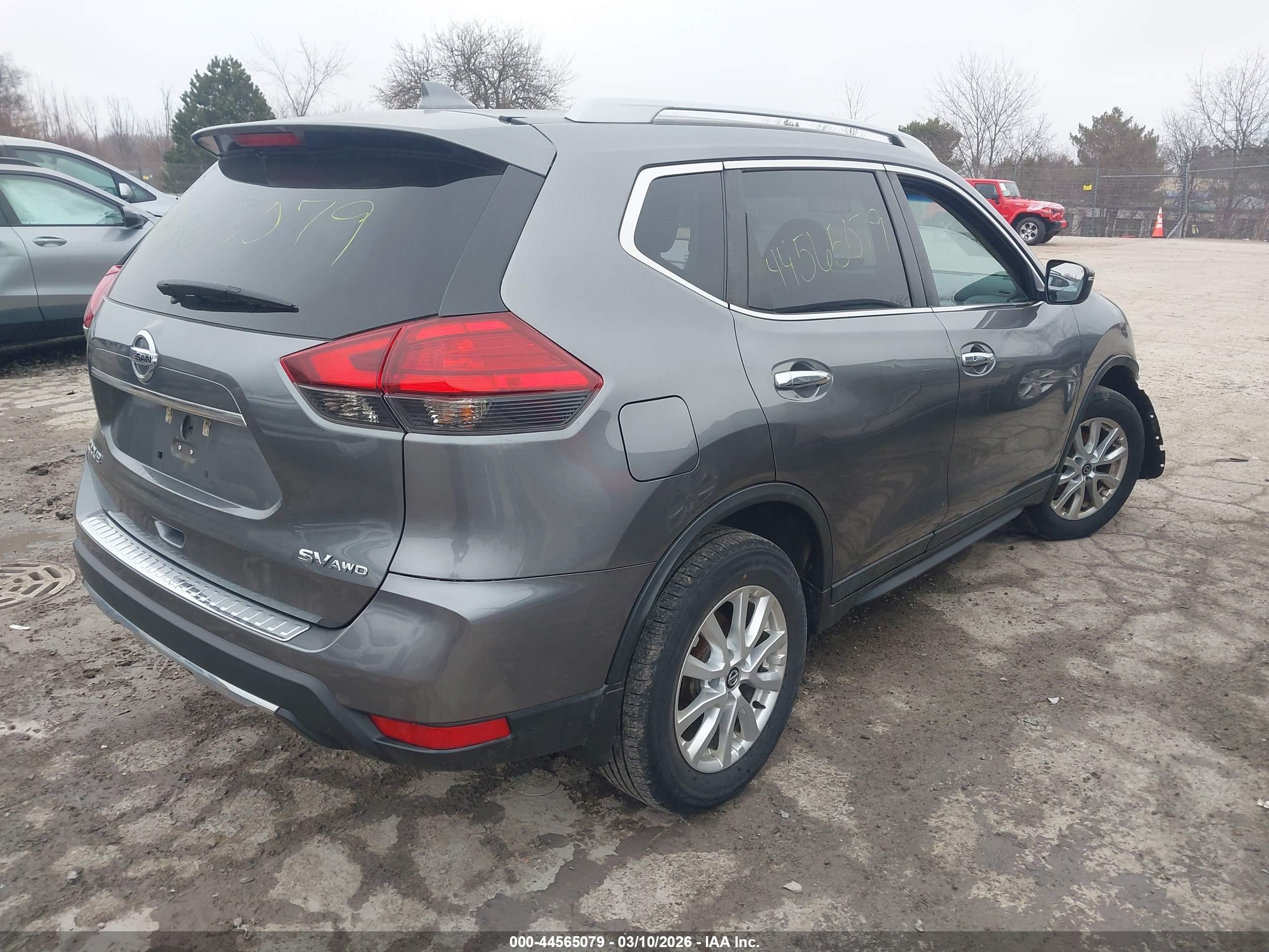 NISSAN ROGUE image 4