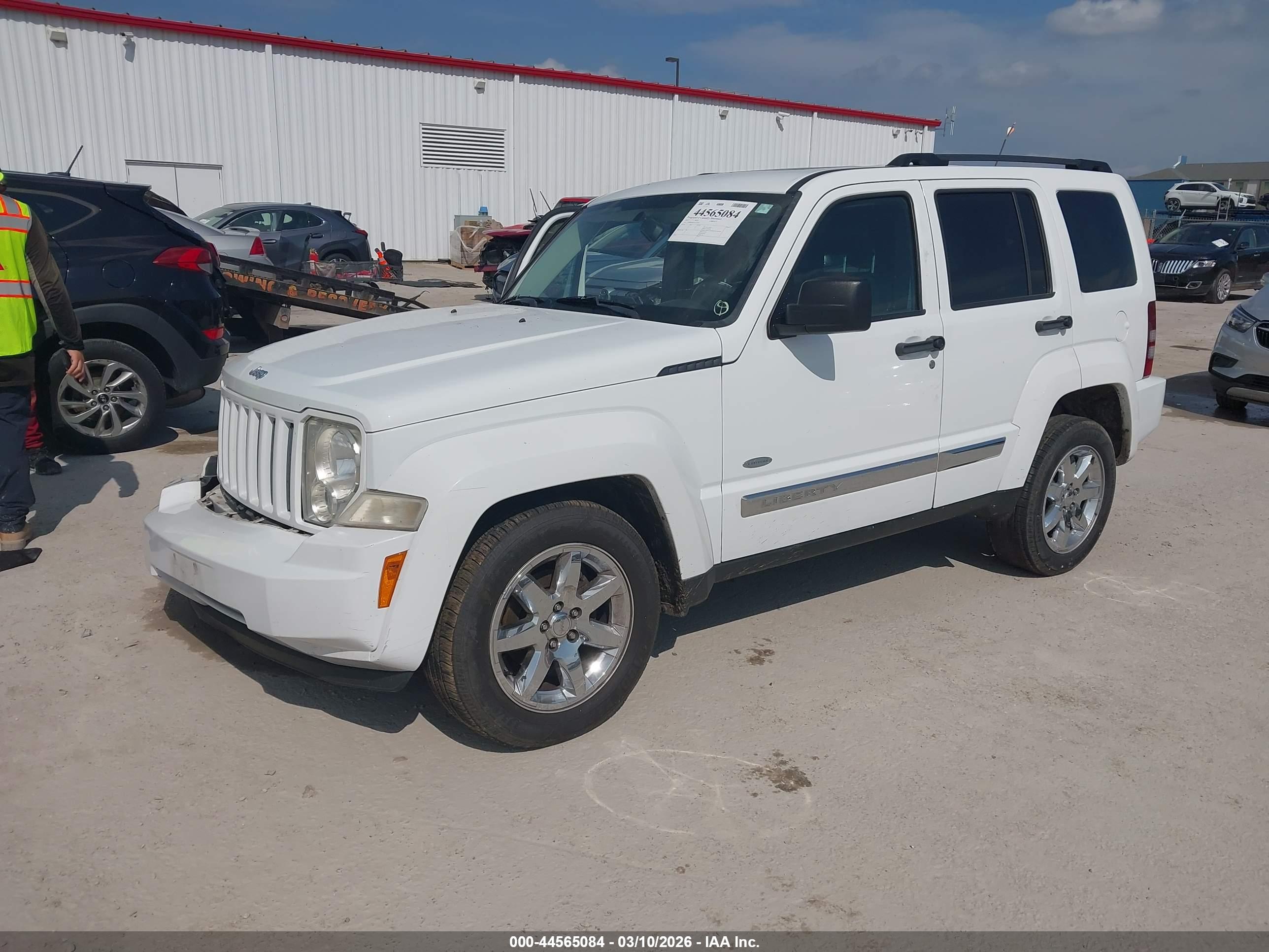 JEEP LIBERTY image 2