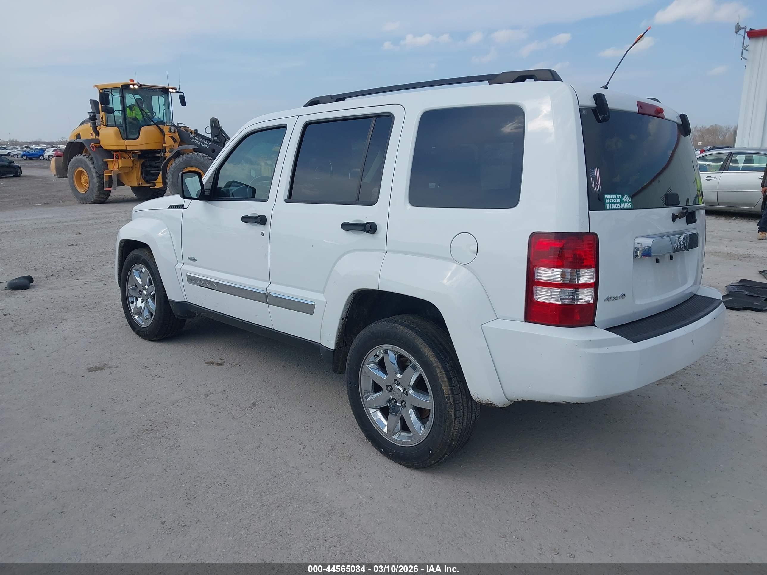 JEEP LIBERTY image 3