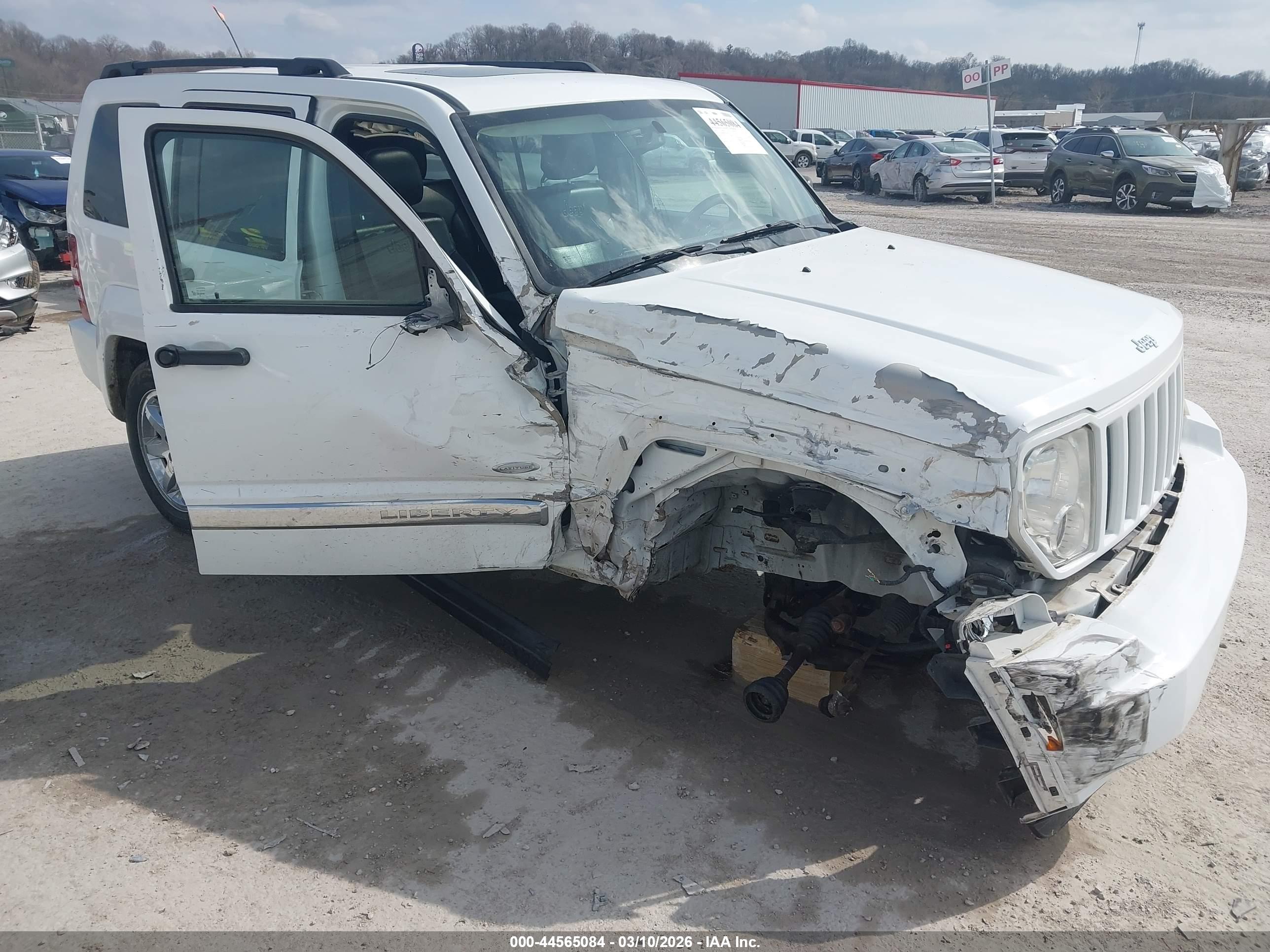 JEEP LIBERTY image 6