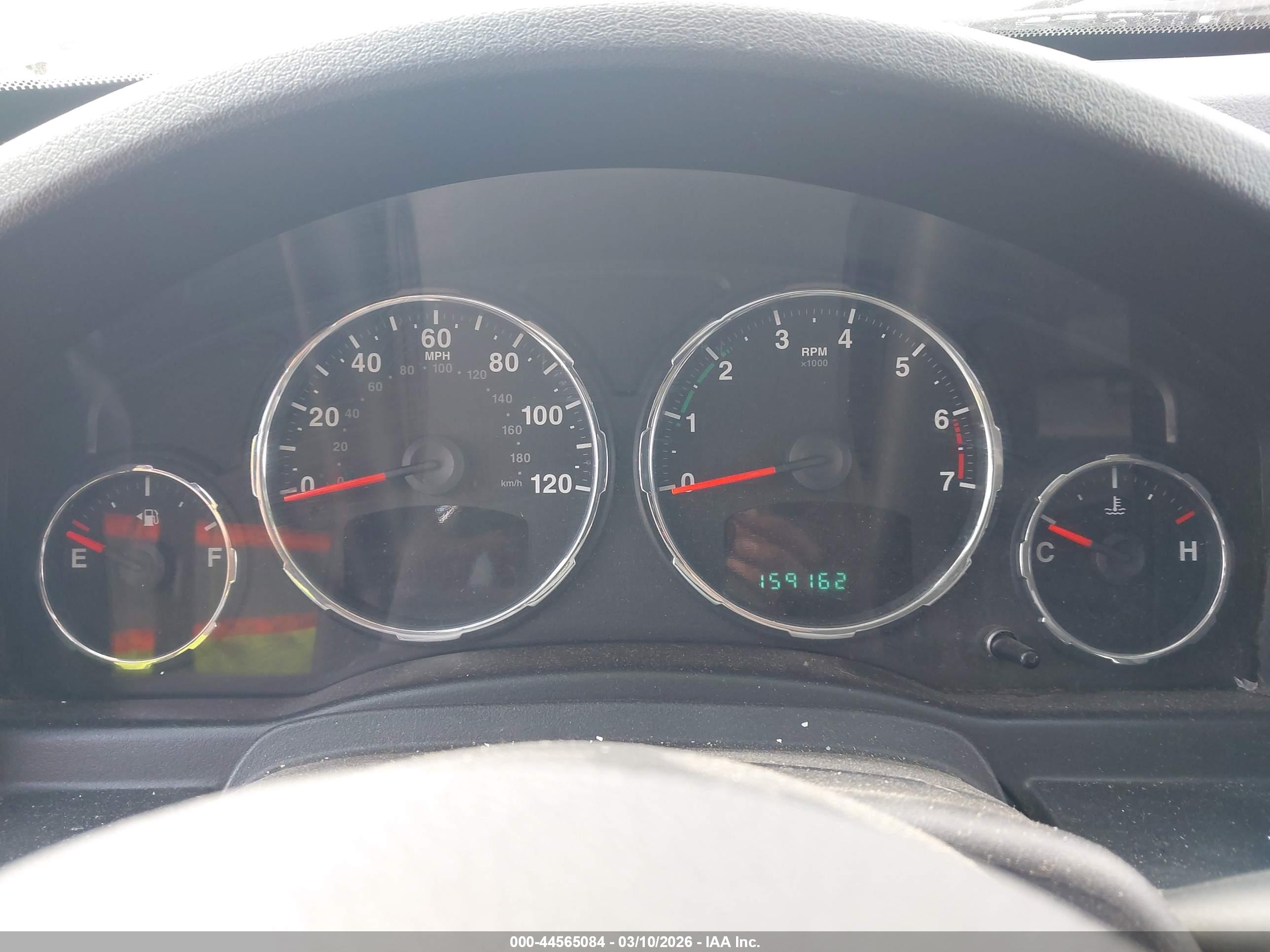 JEEP LIBERTY image 7