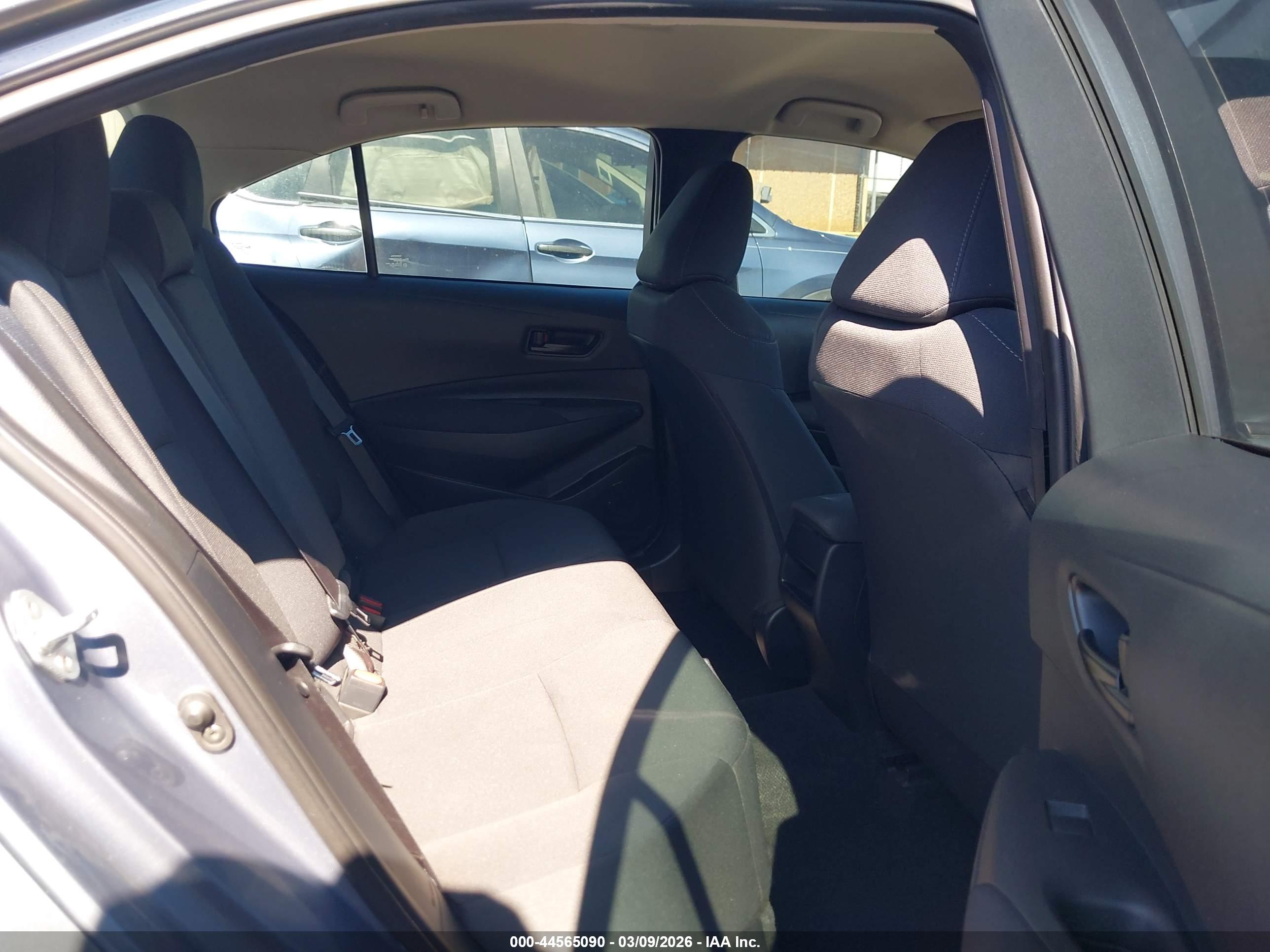 TOYOTA COROLLA image 8