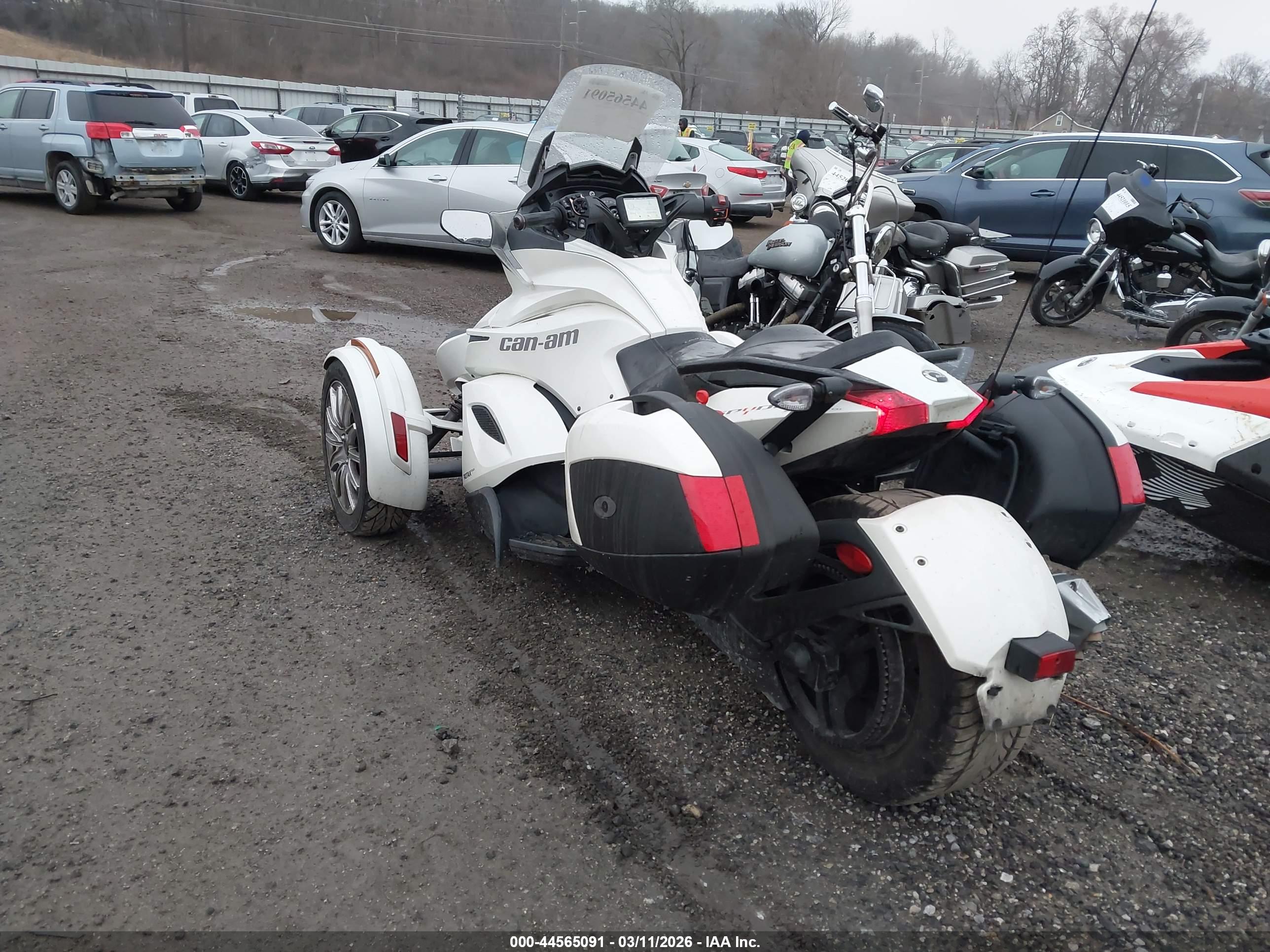 CAN-AM SPYDER image 3
