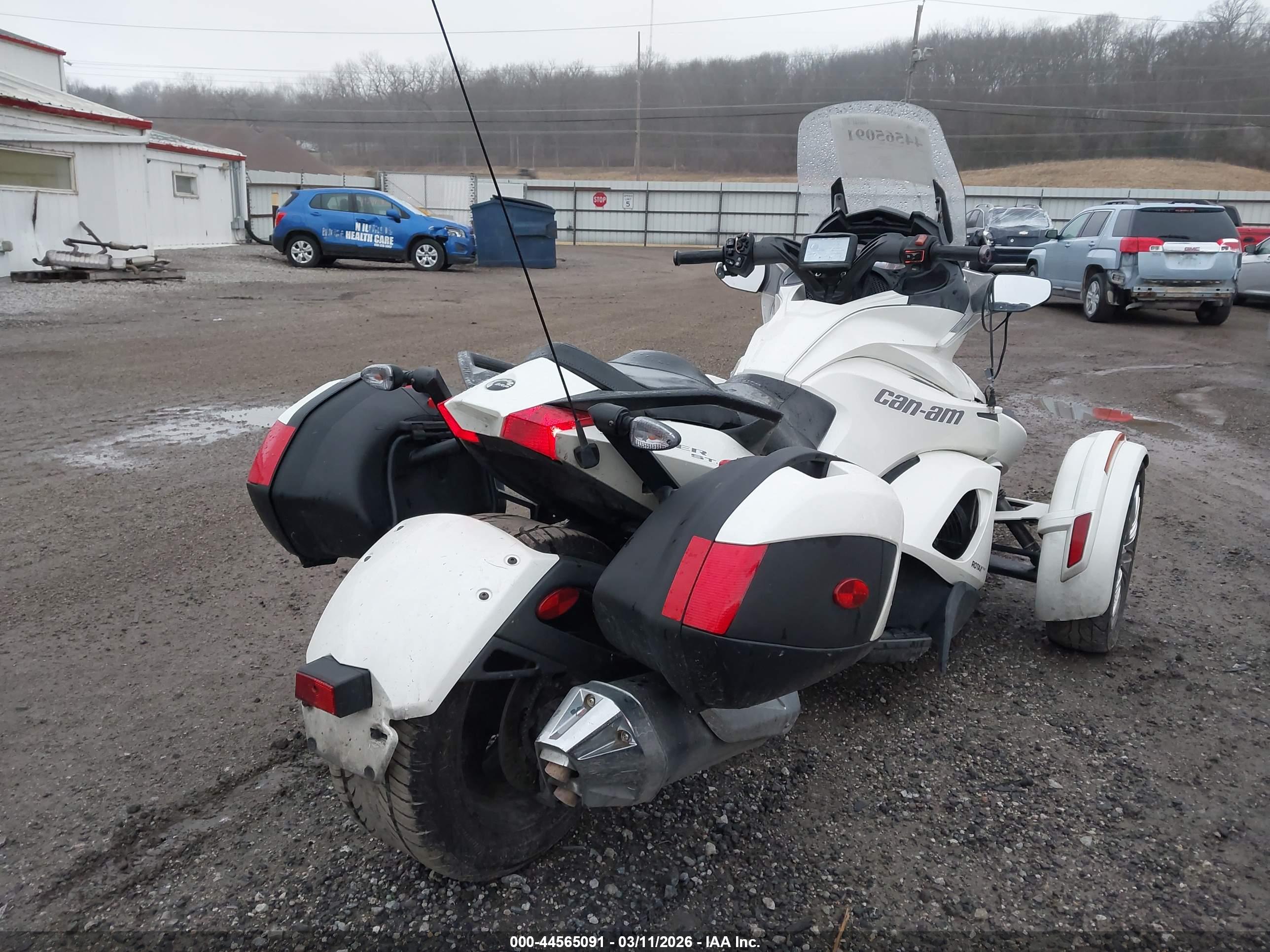 CAN-AM SPYDER image 4