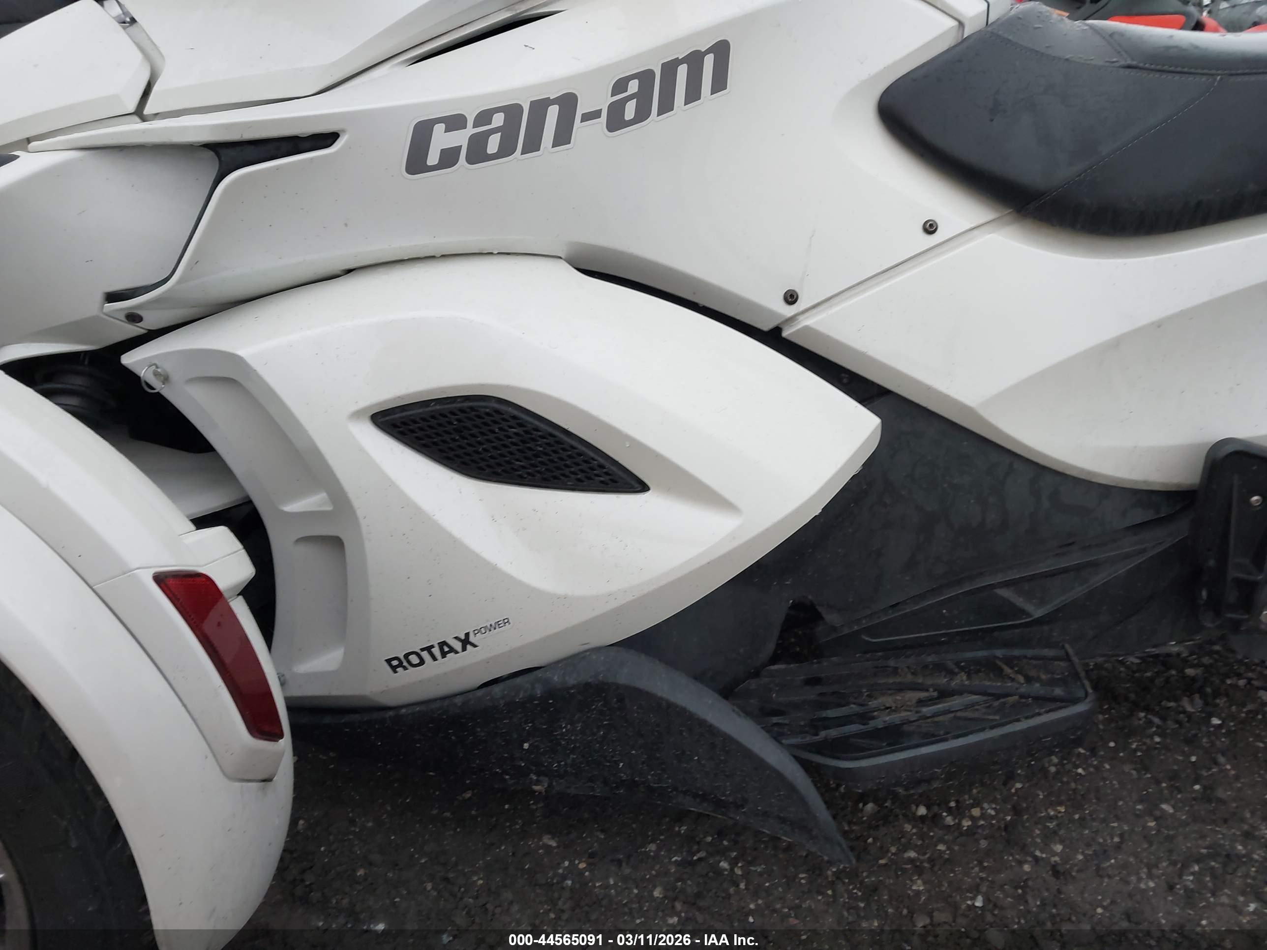 CAN-AM SPYDER image 9