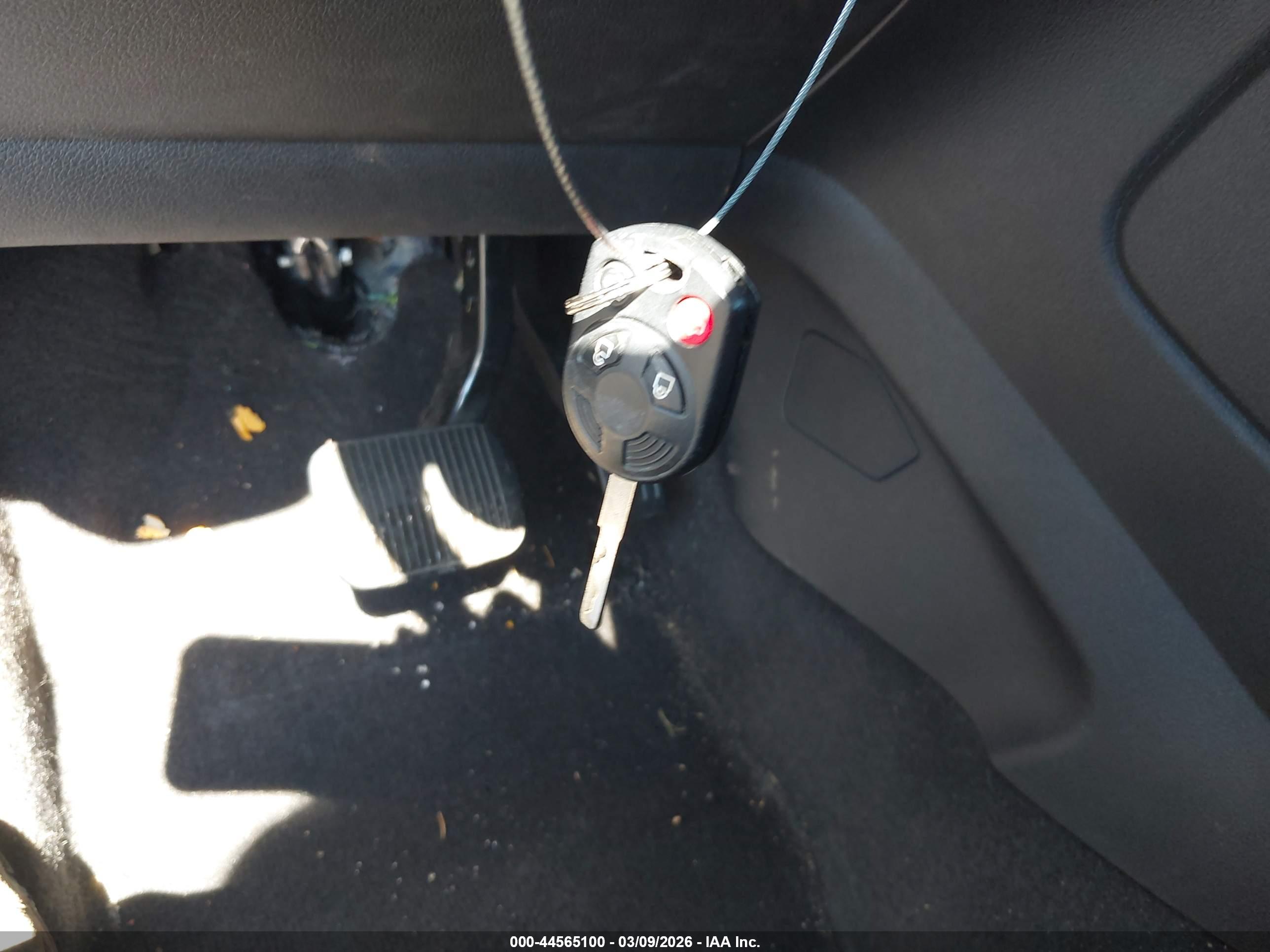 FORD C-MAX image 11