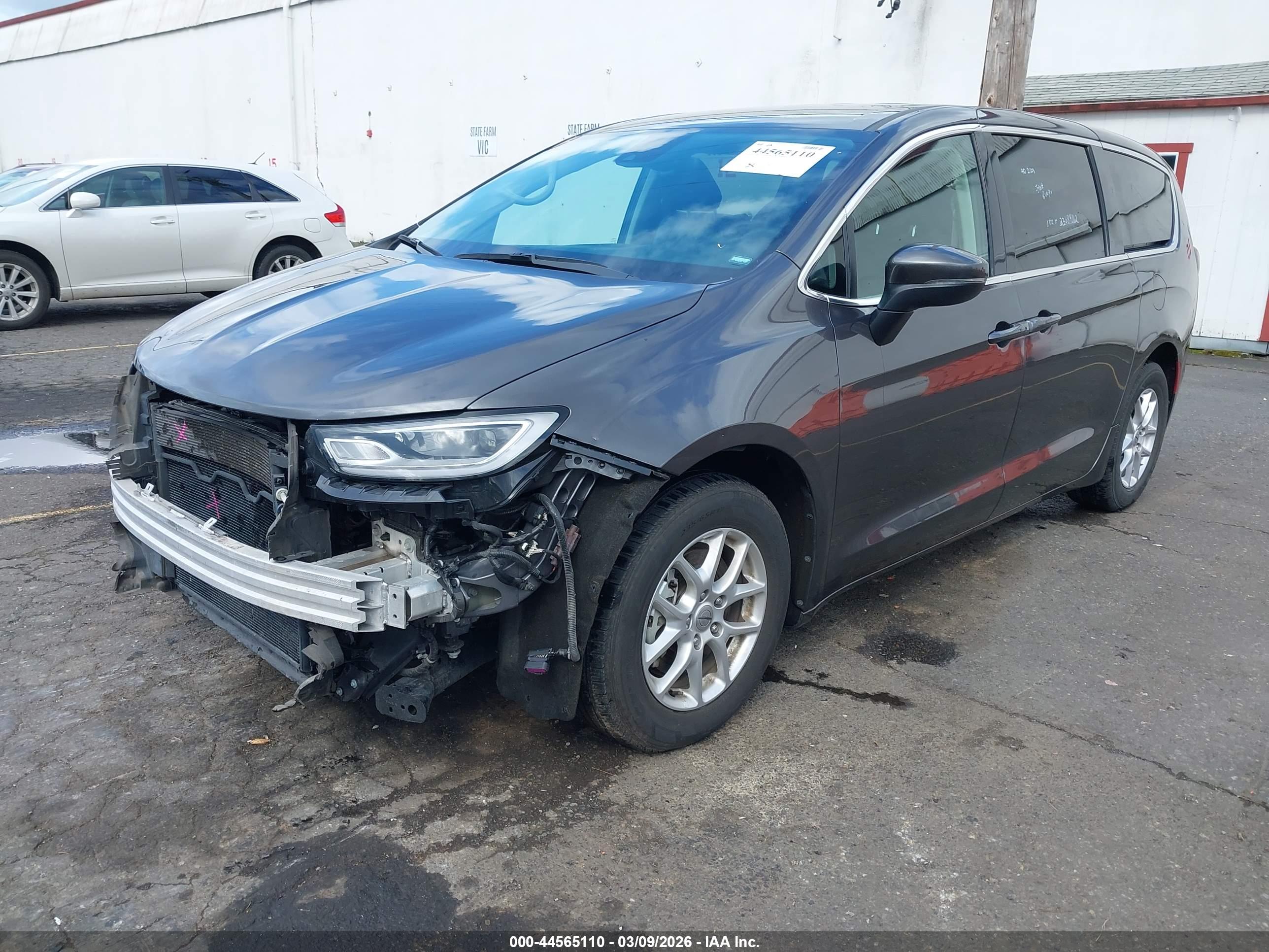 CHRYSLER PACIFICA image 2