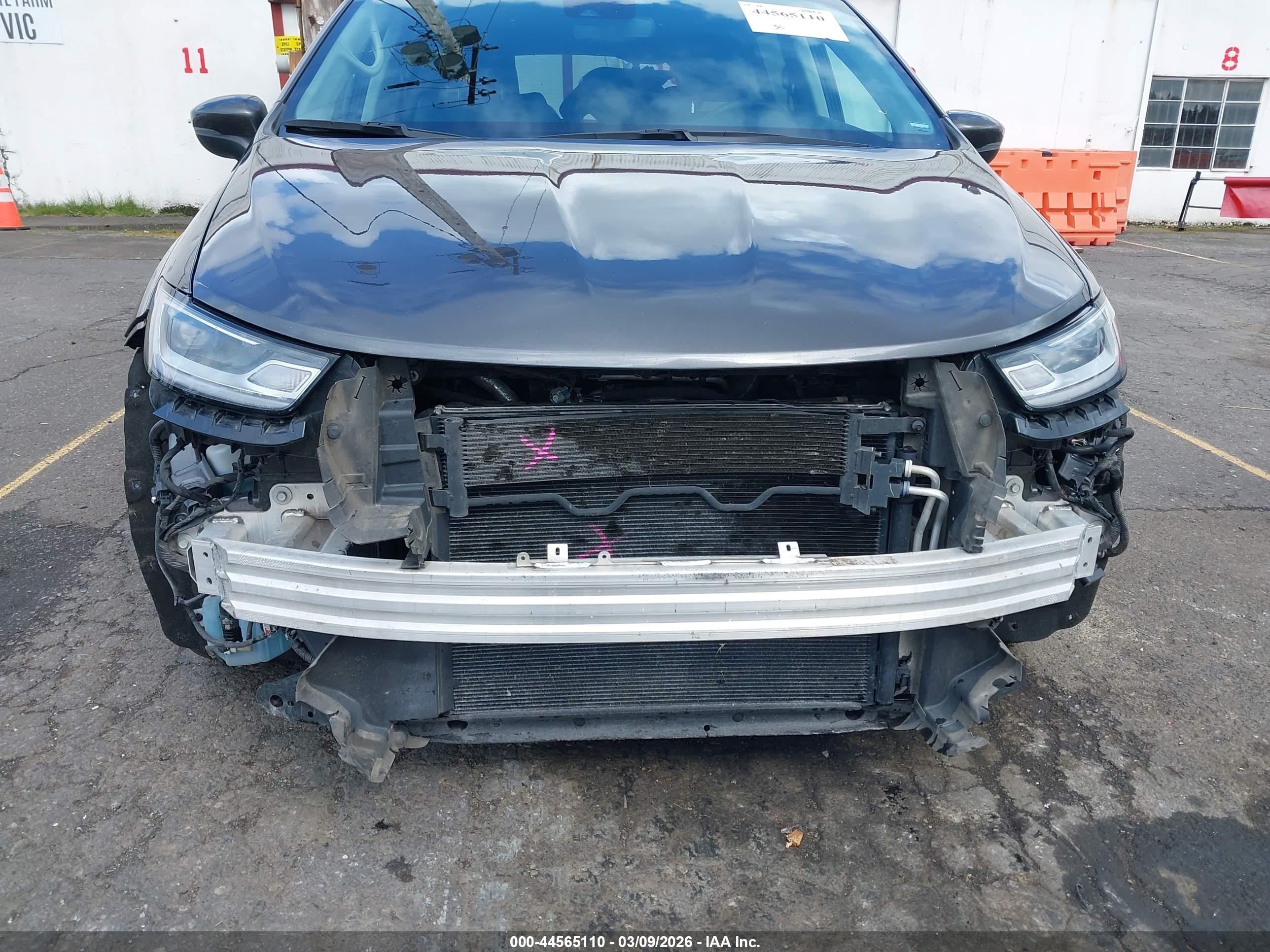 CHRYSLER PACIFICA image 6
