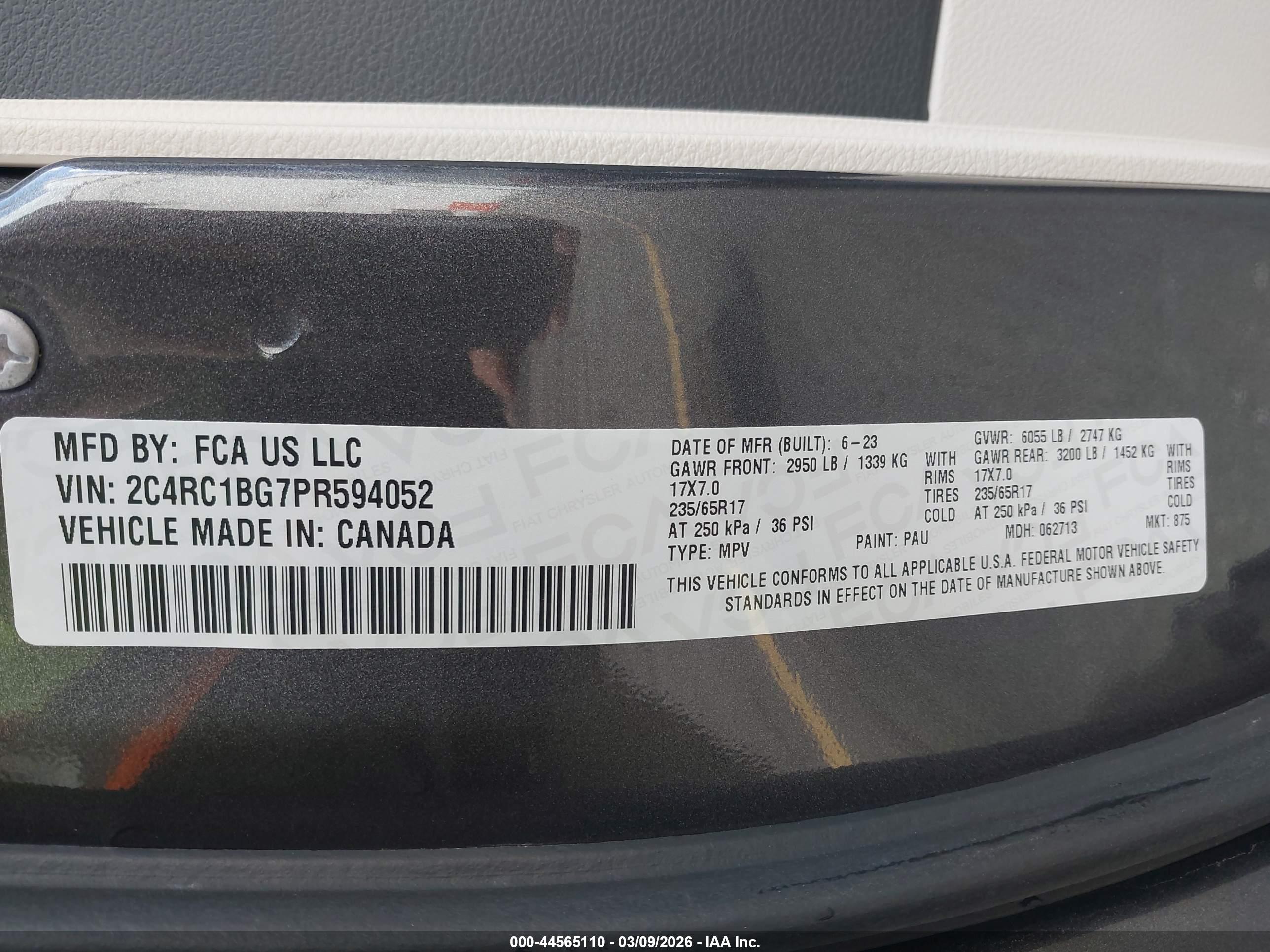 CHRYSLER PACIFICA image 9