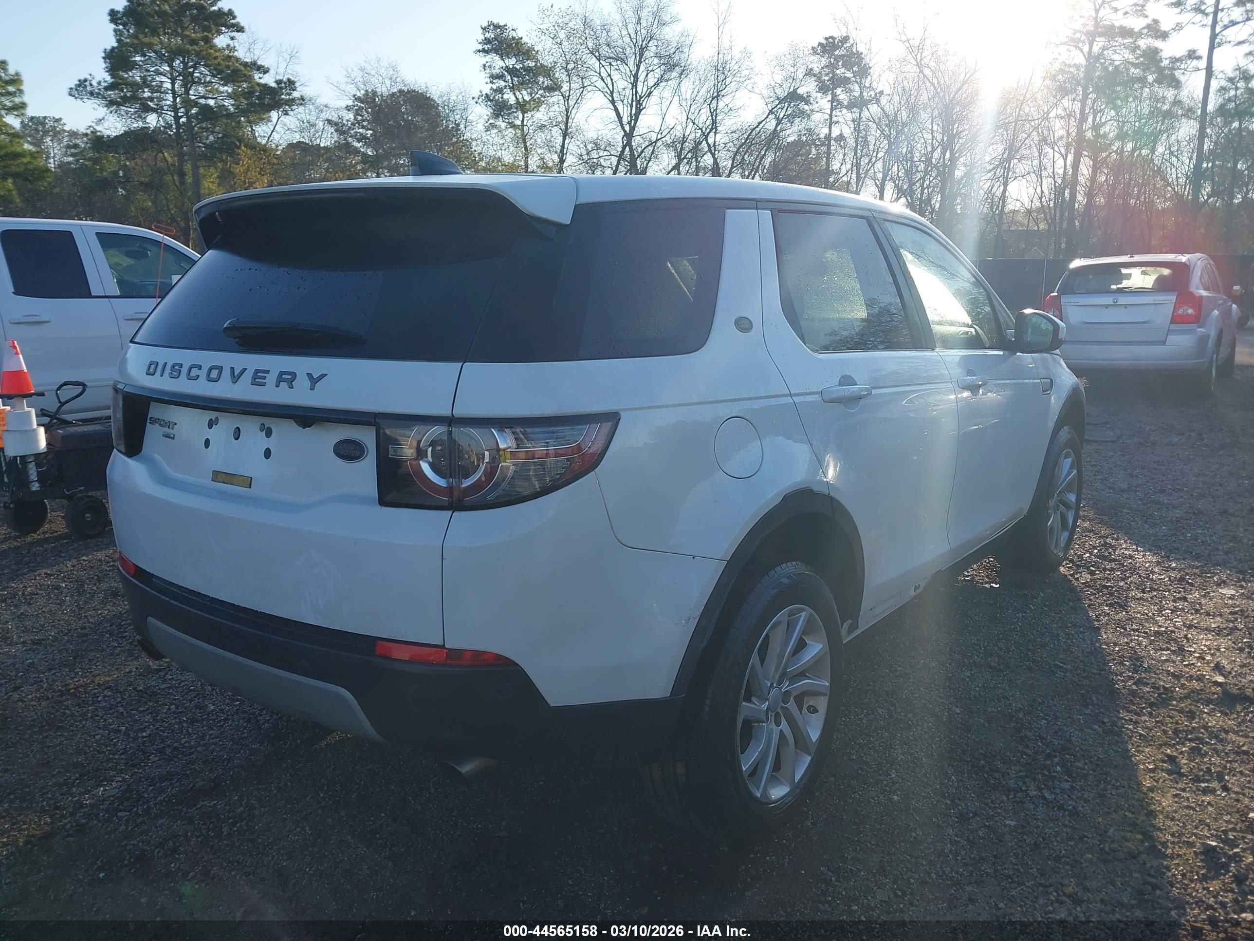 LAND ROVER image 4