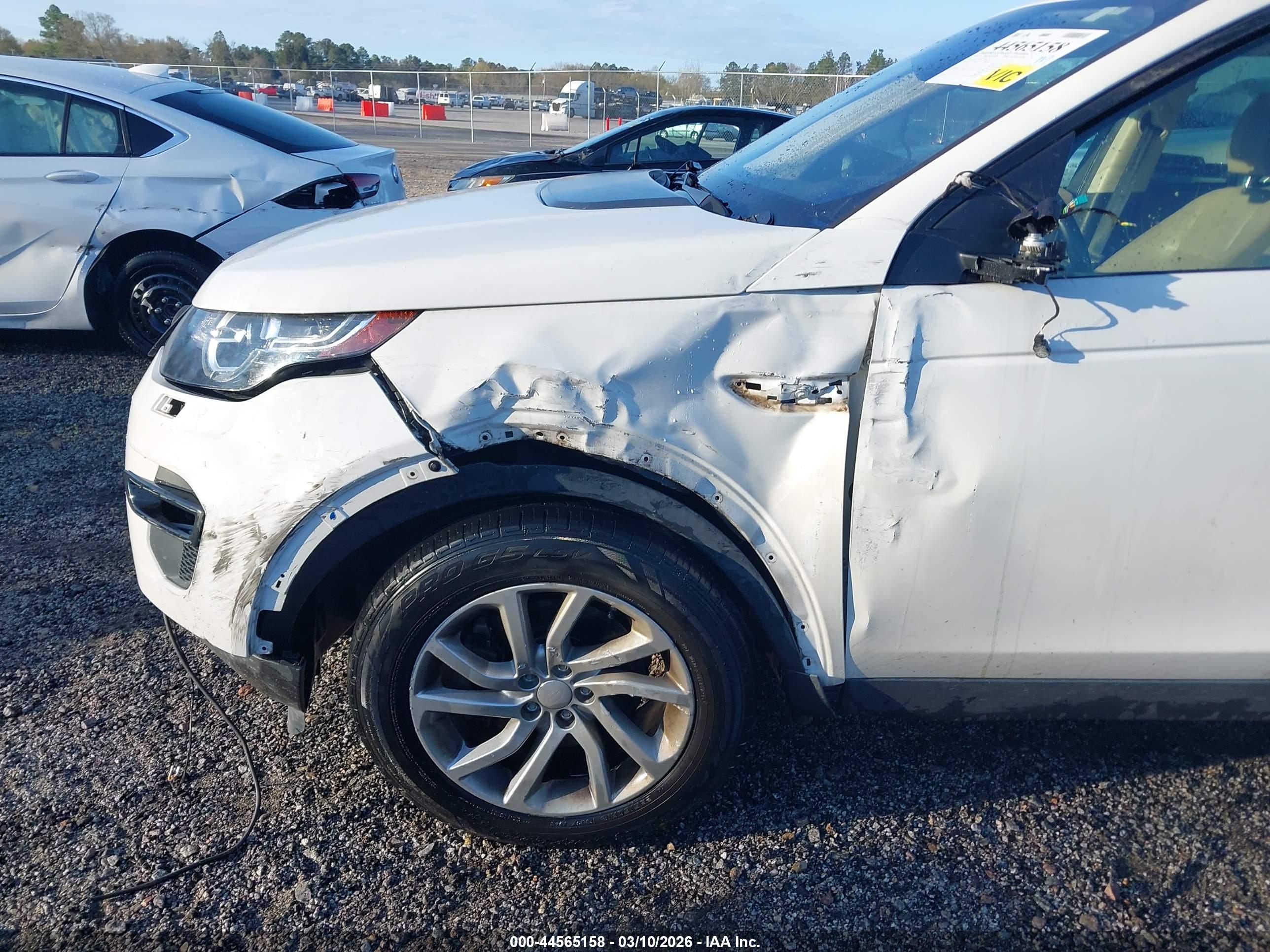 LAND ROVER image 6