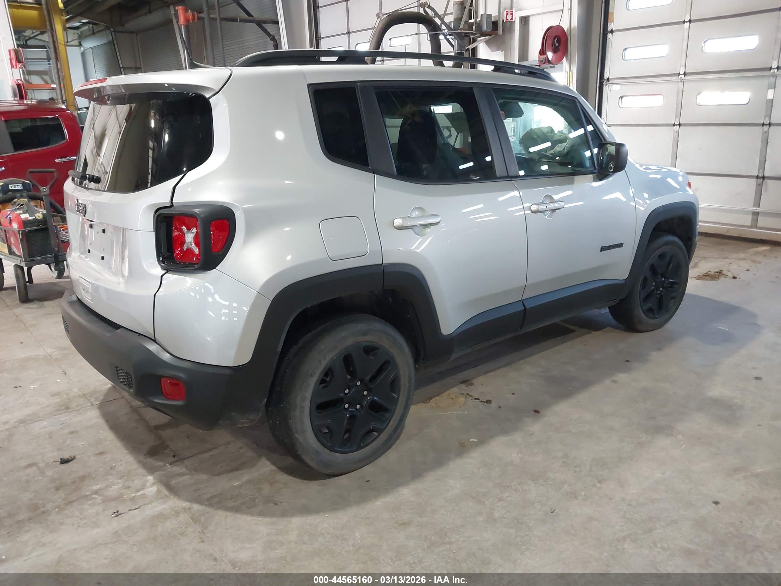 JEEP RENEGADE image 4