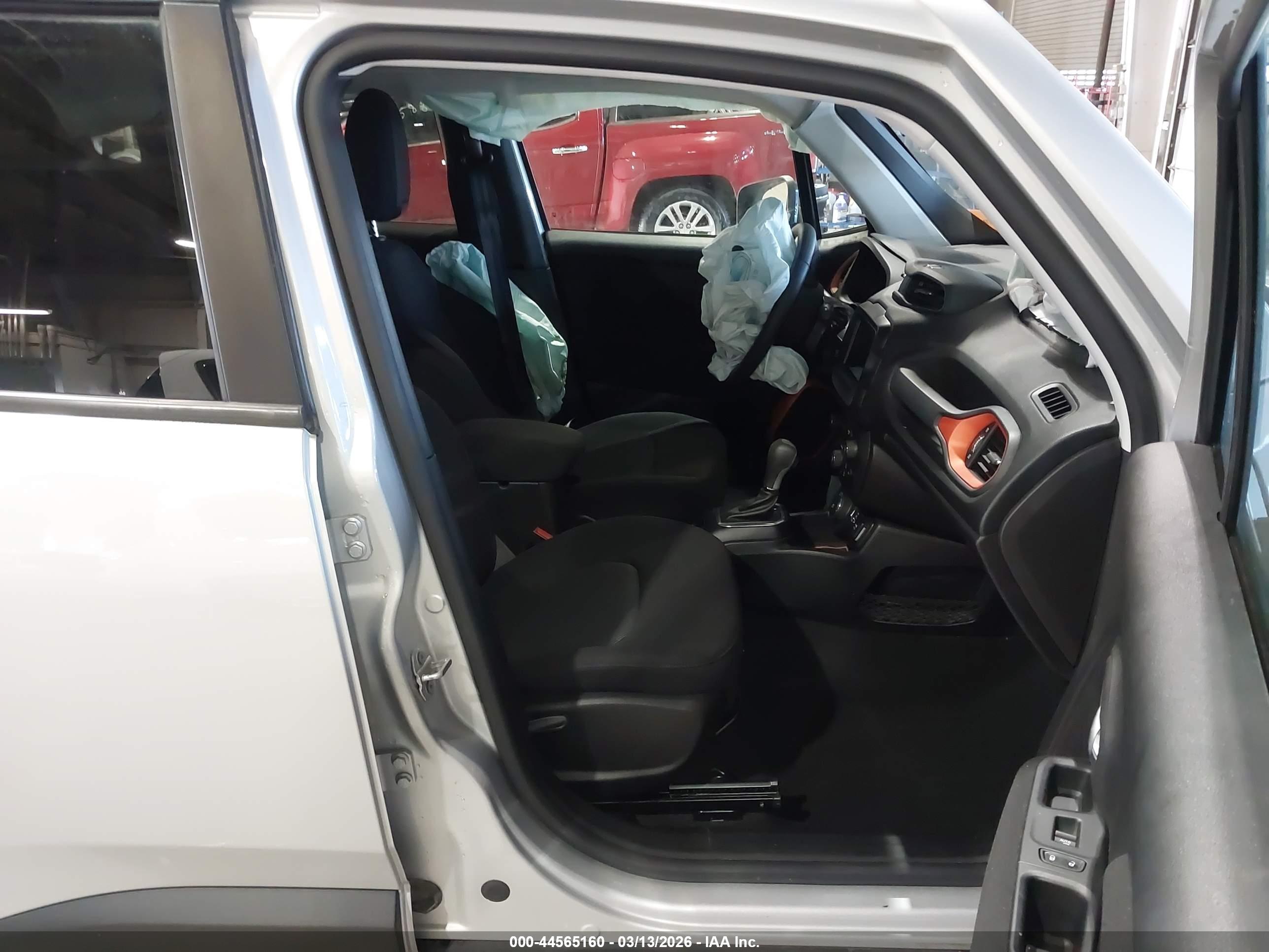 JEEP RENEGADE image 5