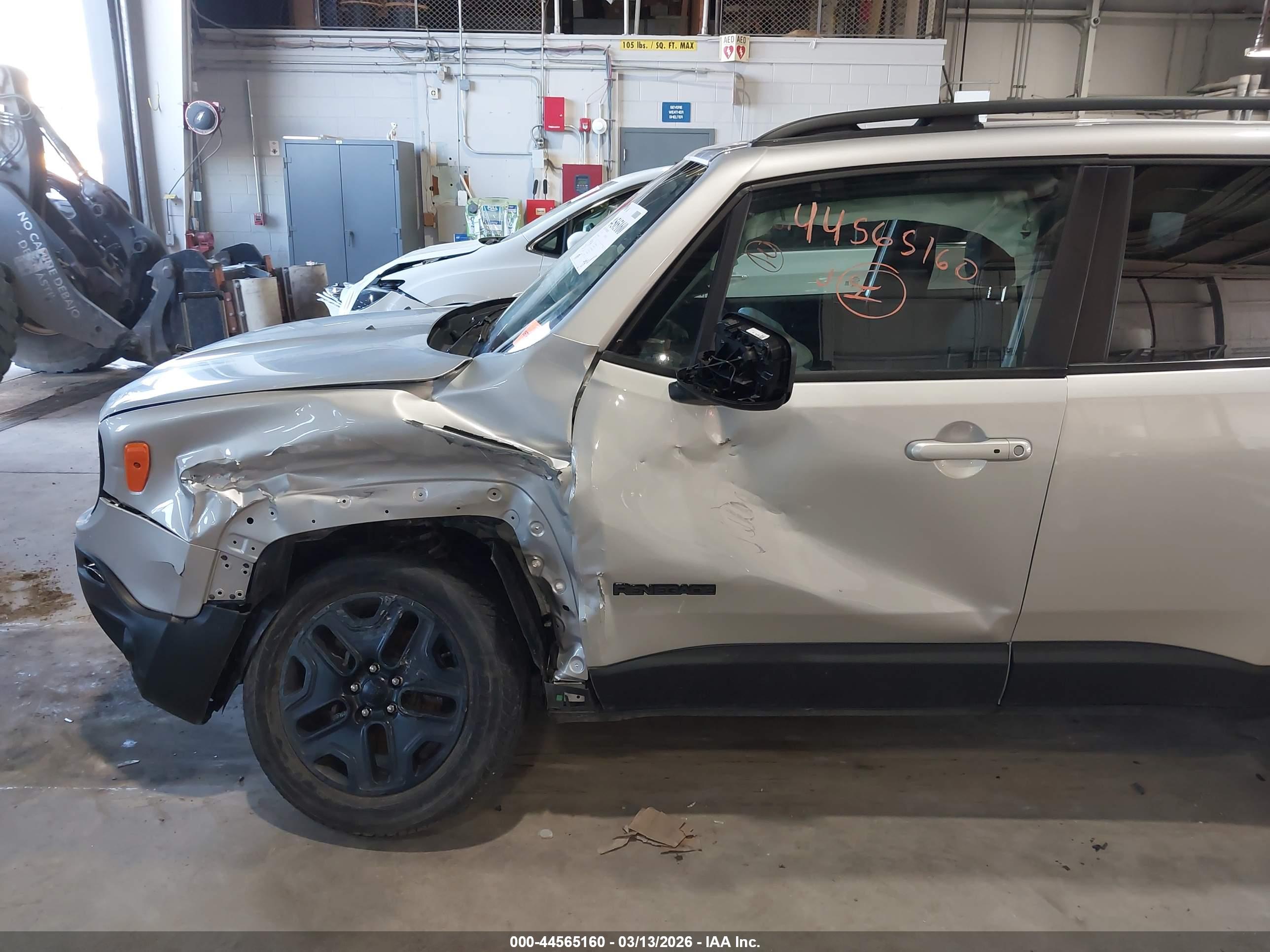 JEEP RENEGADE image 6