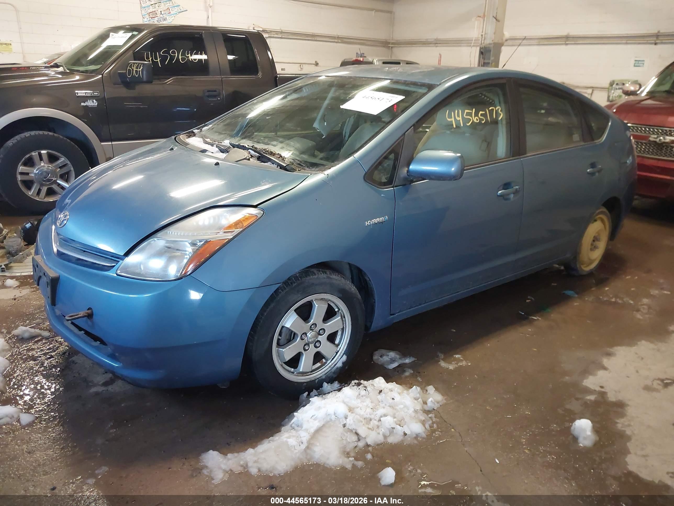 TOYOTA PRIUS image 2