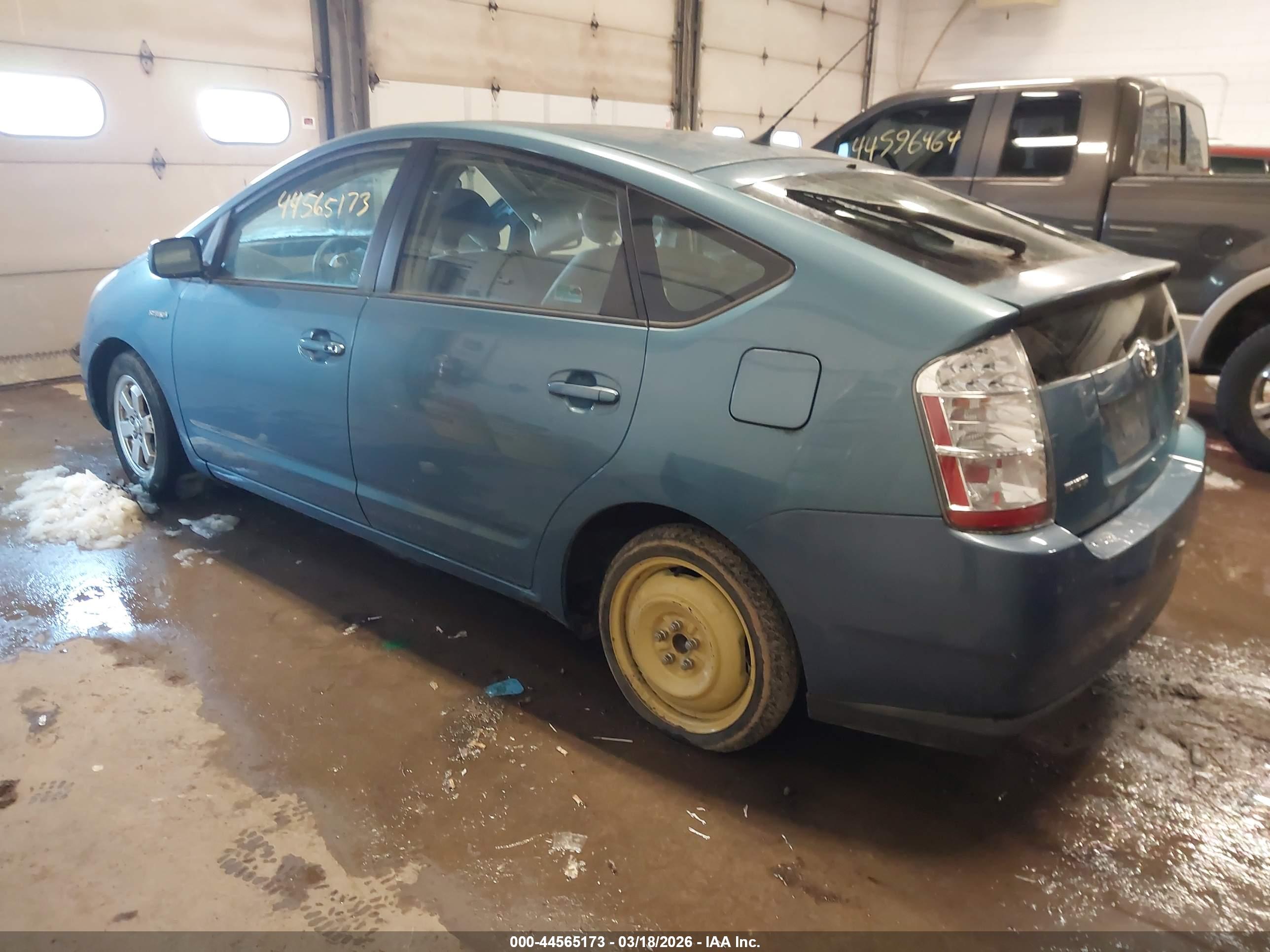 TOYOTA PRIUS image 3