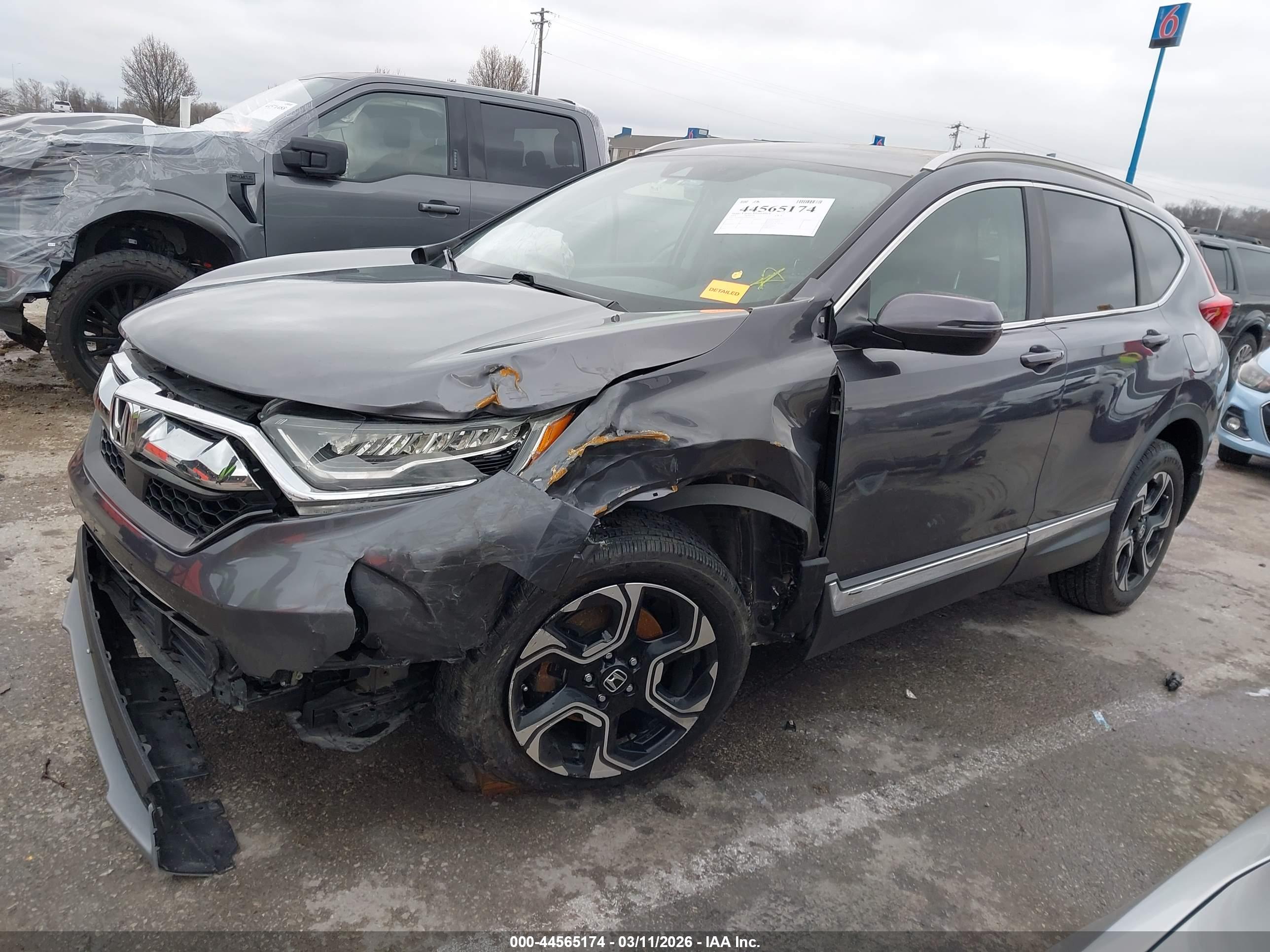 HONDA CR-V image 2