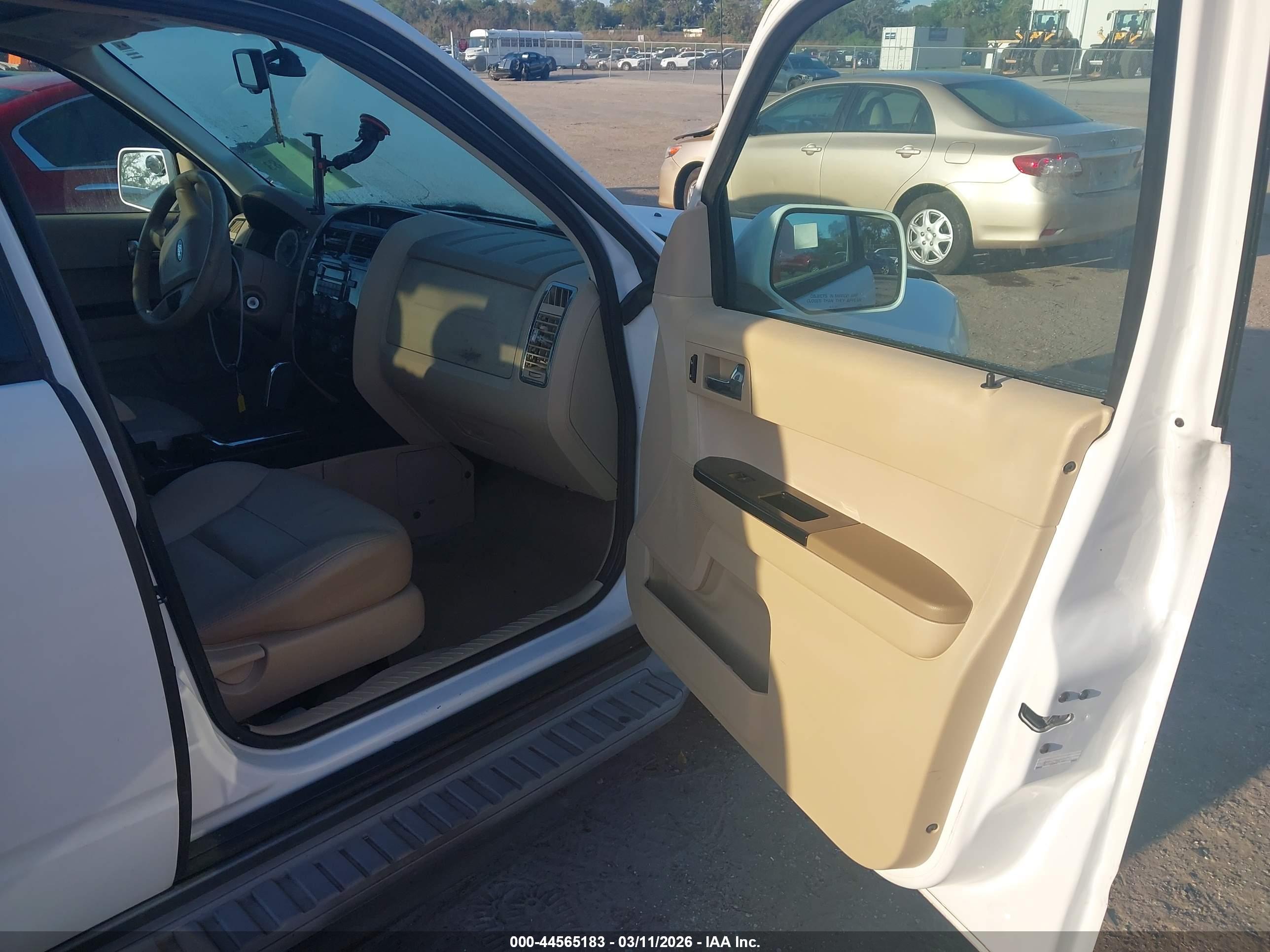 FORD ESCAPE image 5