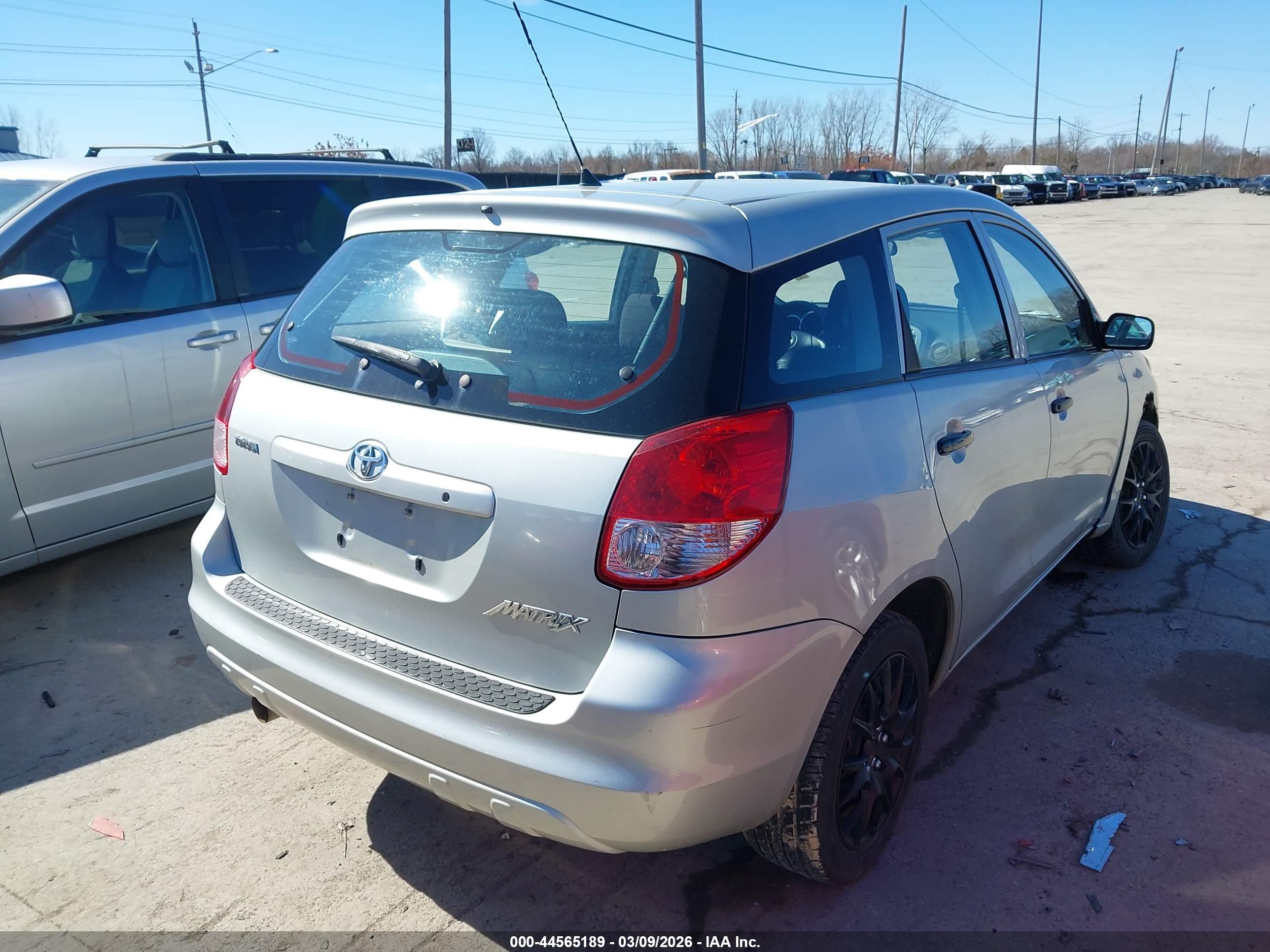TOYOTA MATRIX image 4