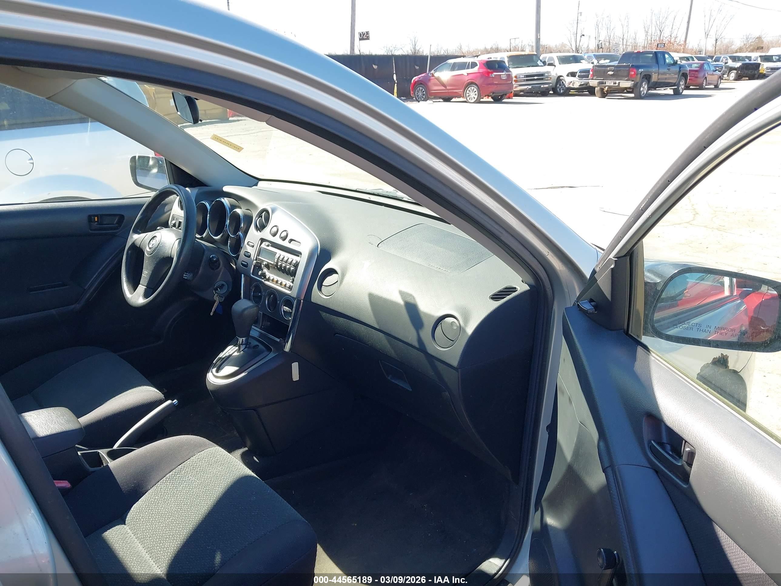 TOYOTA MATRIX image 5