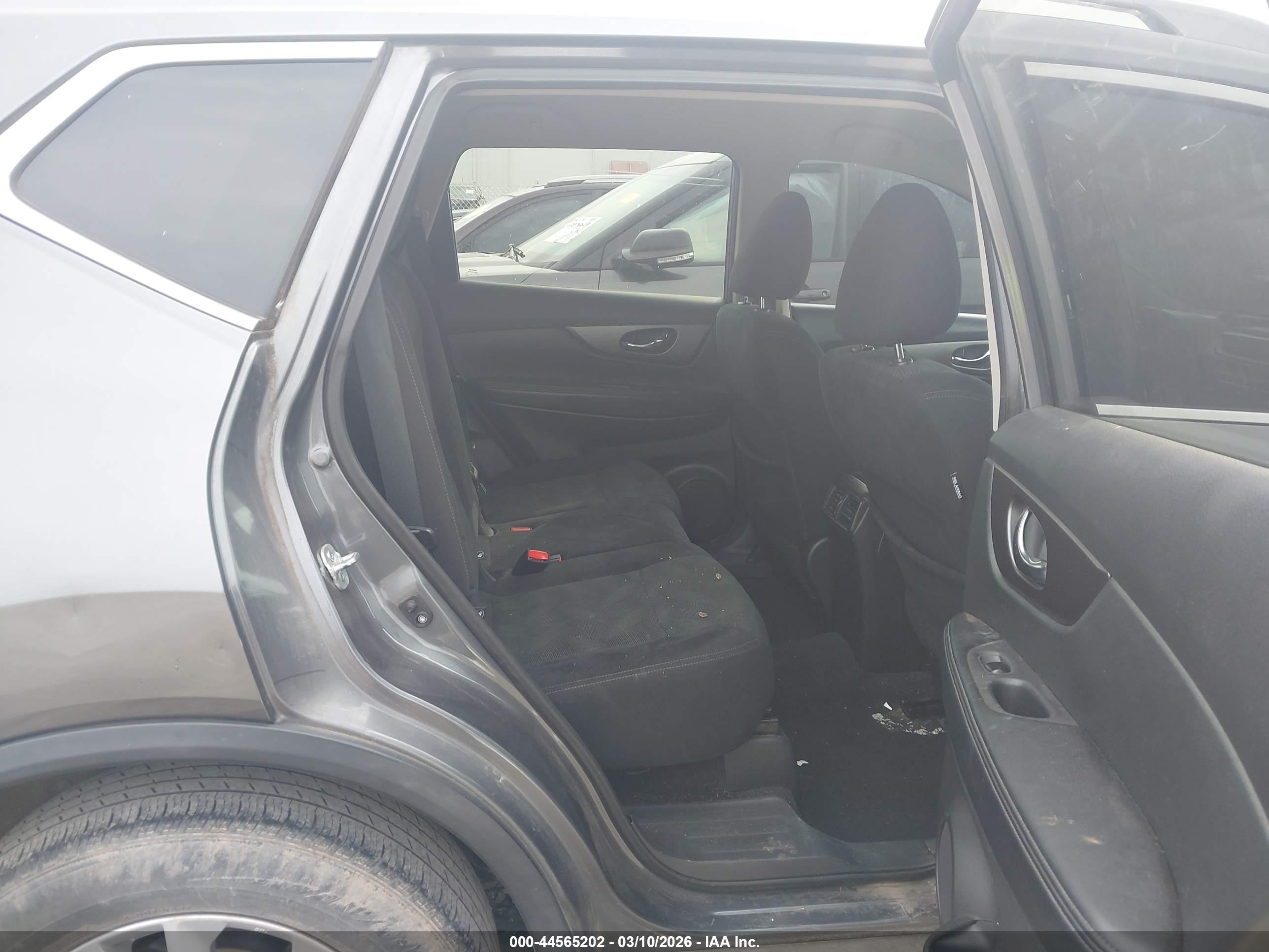 NISSAN ROGUE image 8