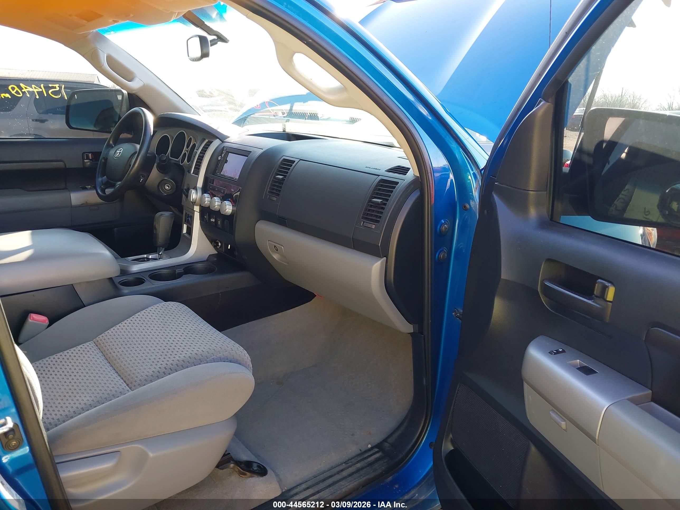 TOYOTA TUNDRA image 5