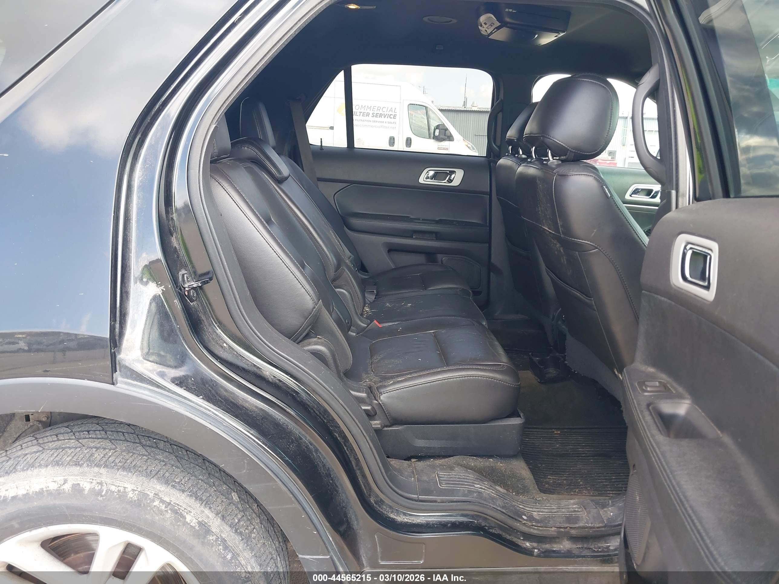 FORD EXPLORER image 8