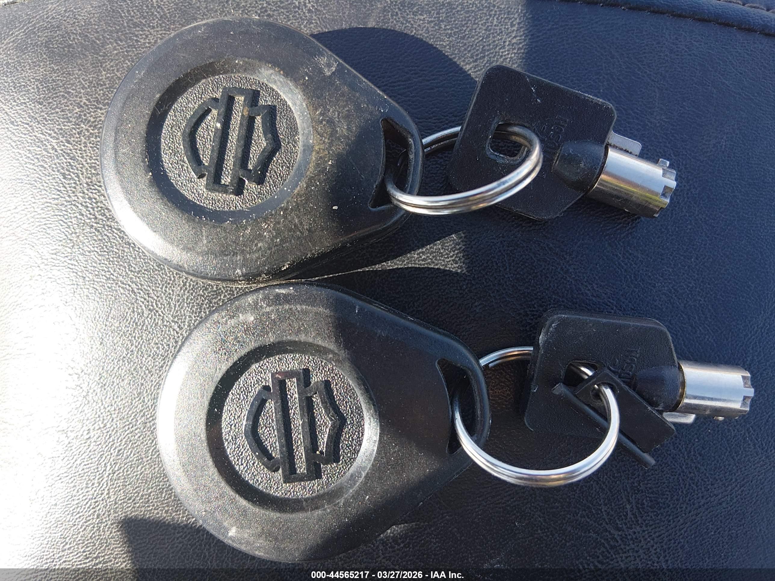 HARLEY-DAVIDSON FLHTK image 11
