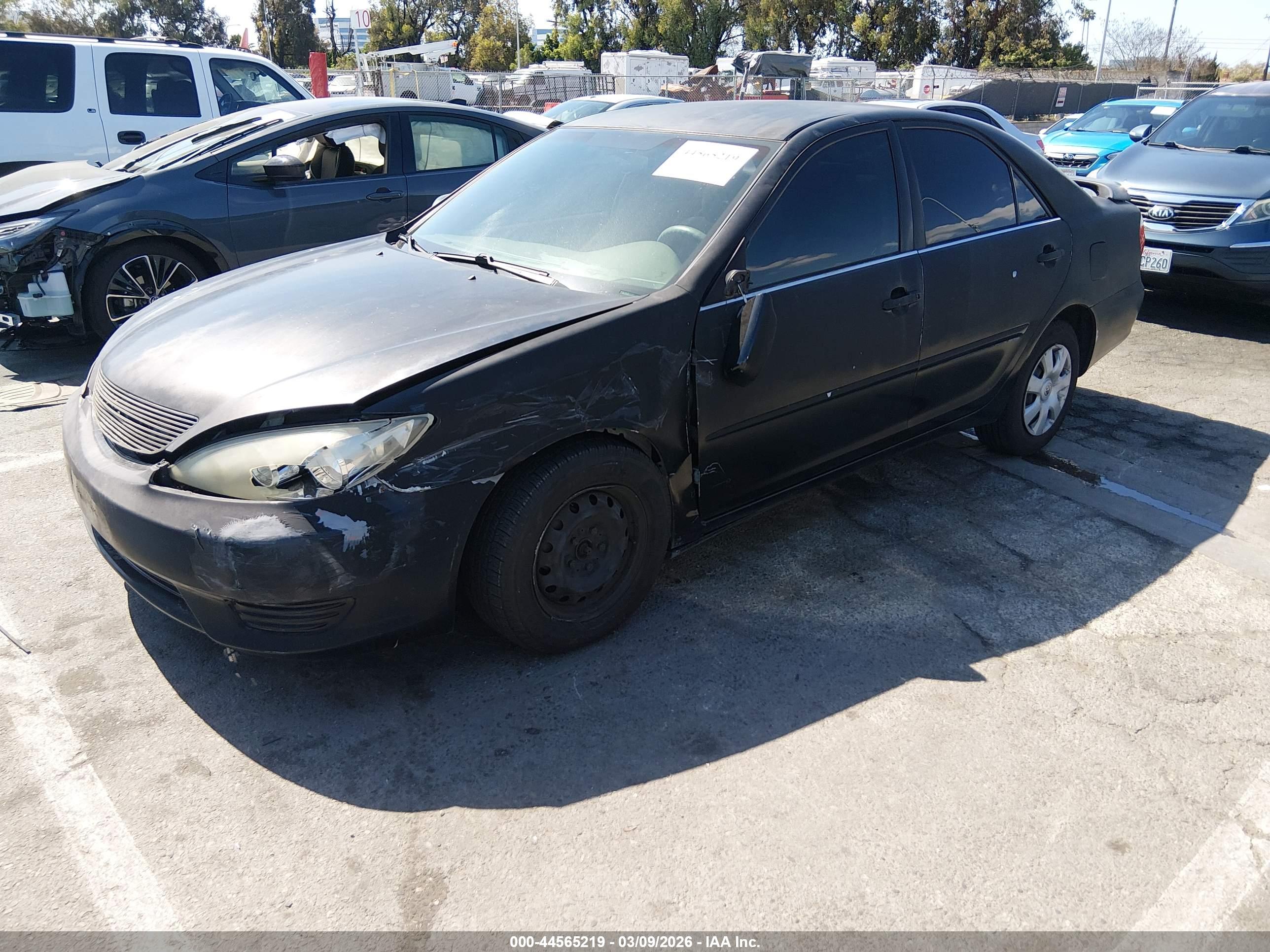 TOYOTA CAMRY image 2