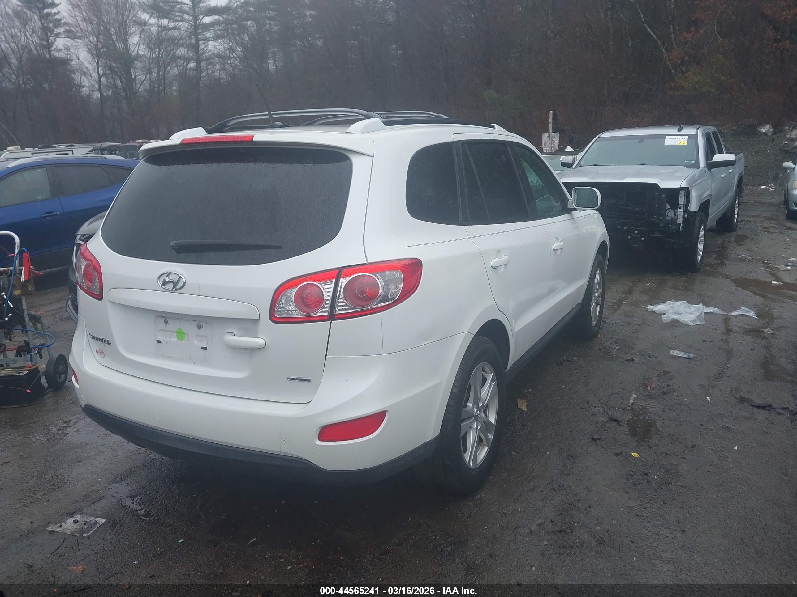 HYUNDAI SANTA image 4