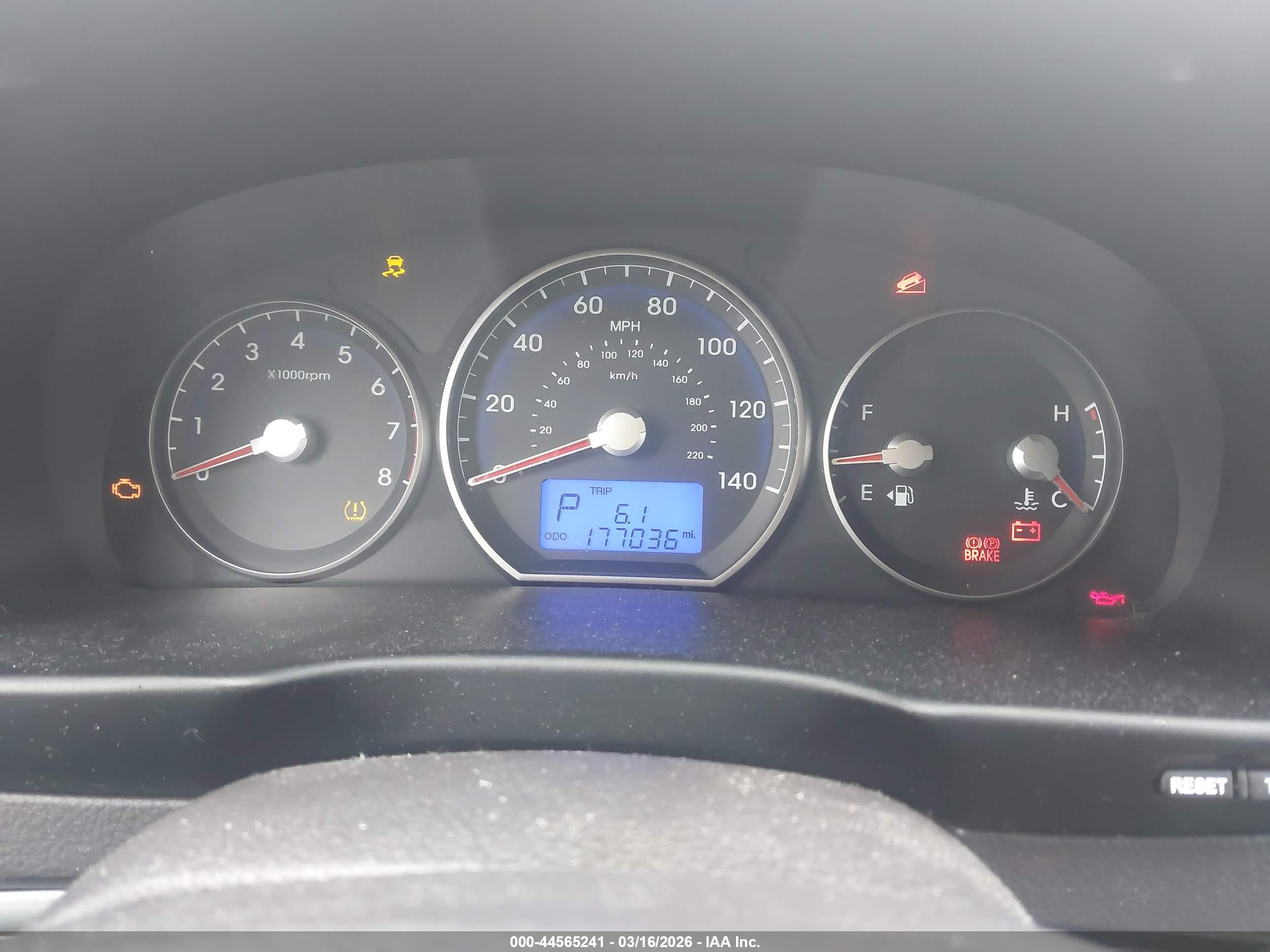 HYUNDAI SANTA image 7