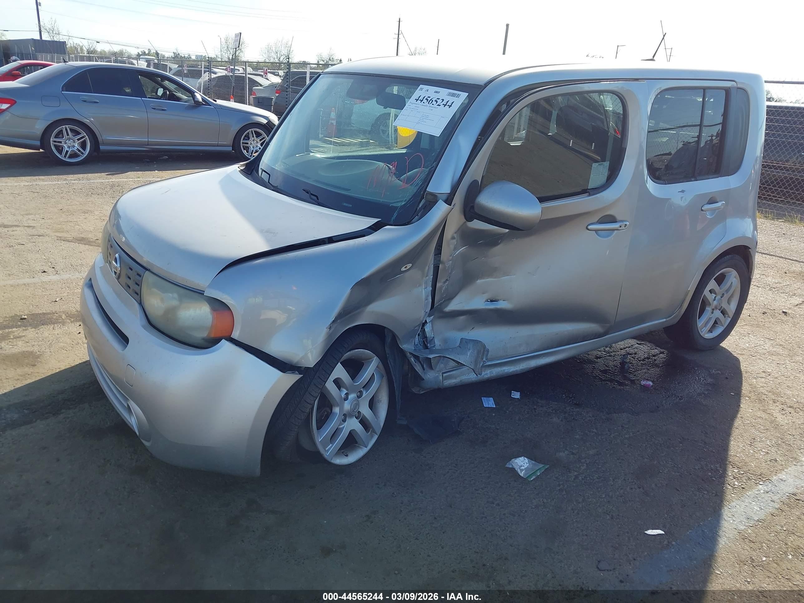NISSAN CUBE image 2