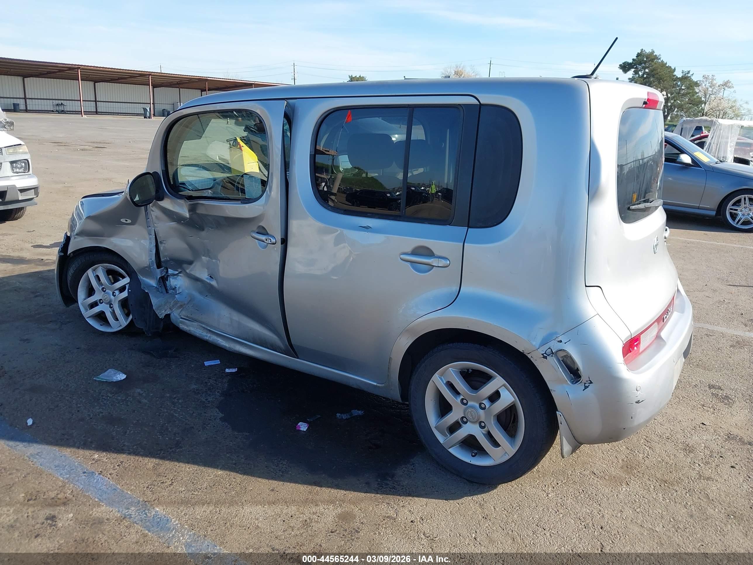 NISSAN CUBE image 3