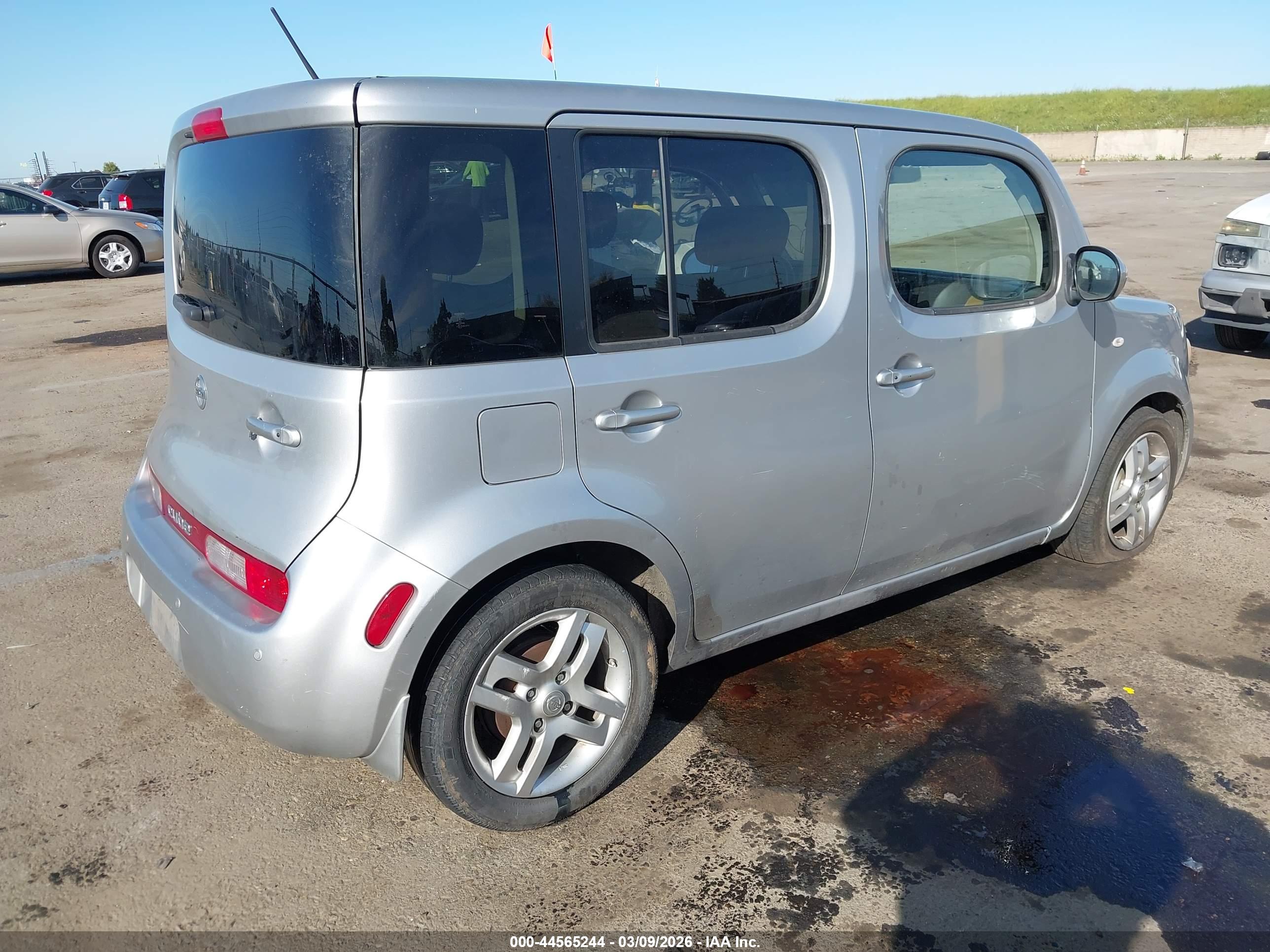NISSAN CUBE image 4