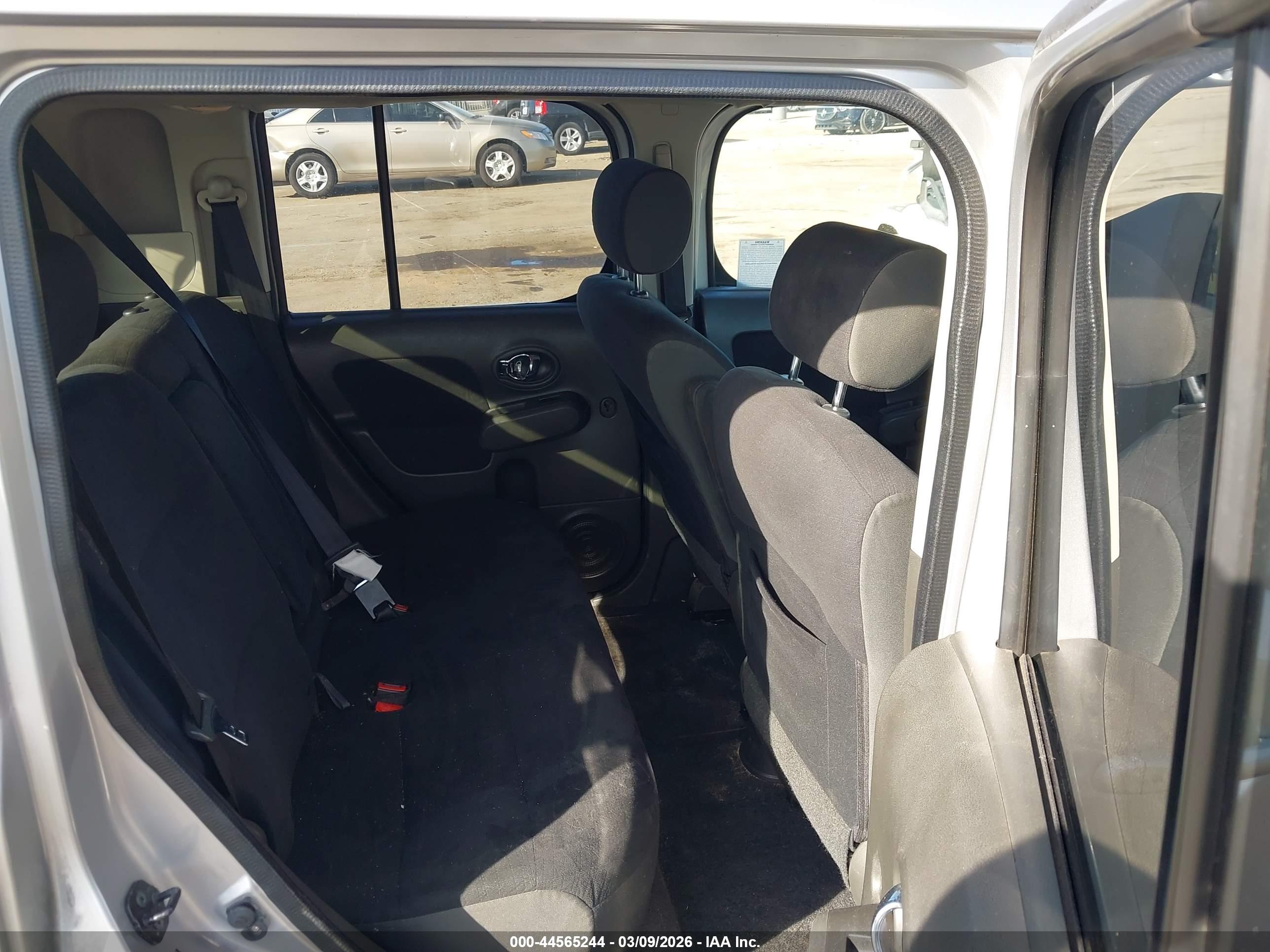 NISSAN CUBE image 8