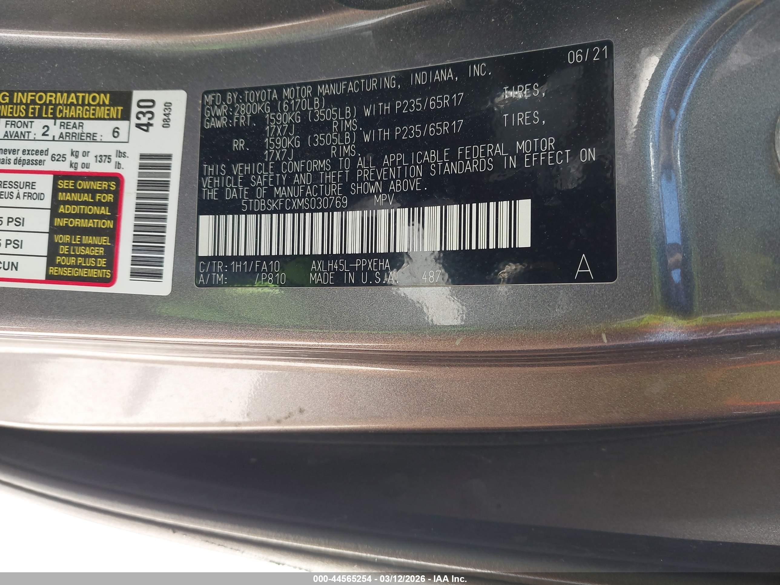TOYOTA SIENNA image 9