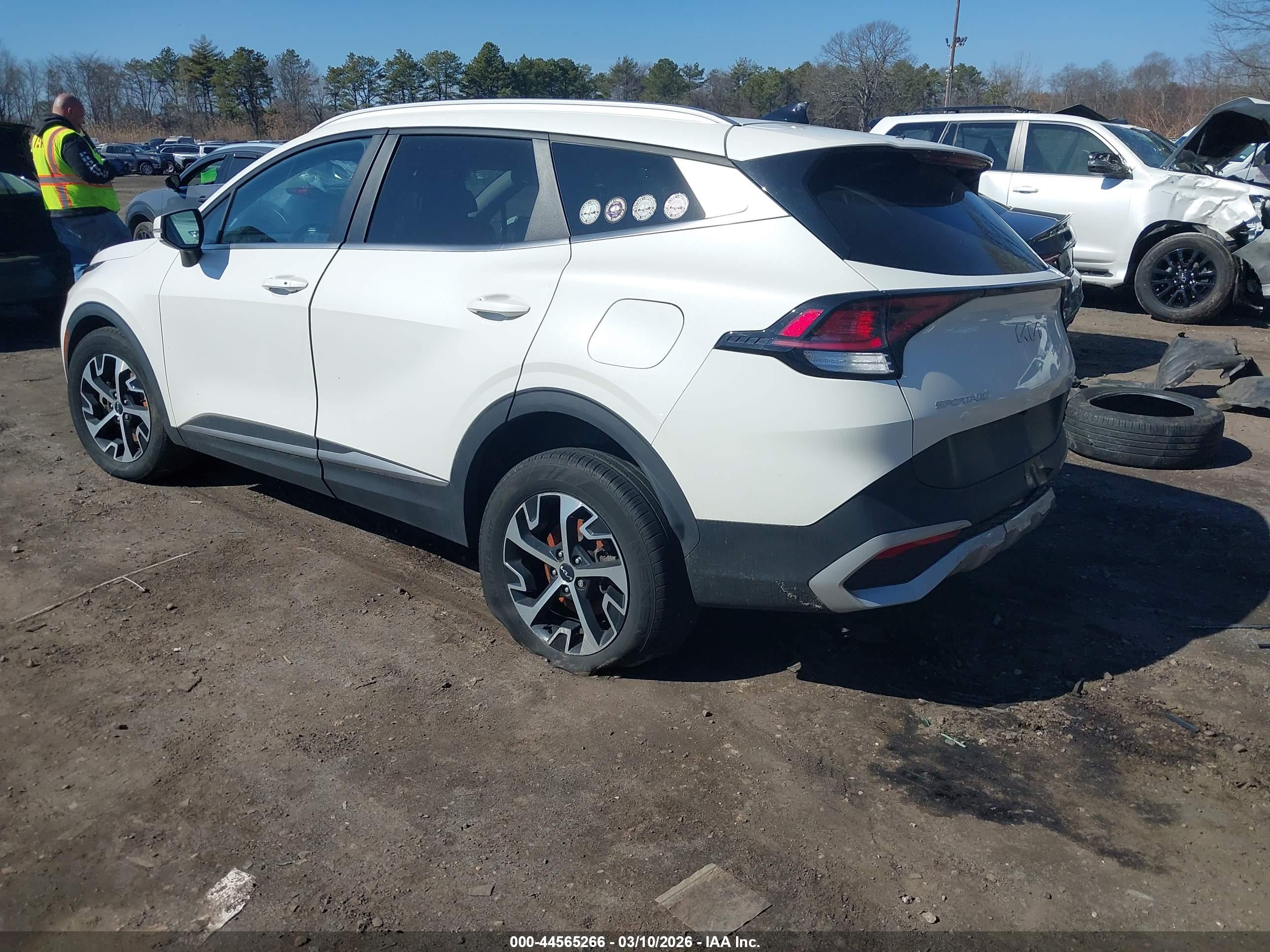 KIA SPORTAGE image 3
