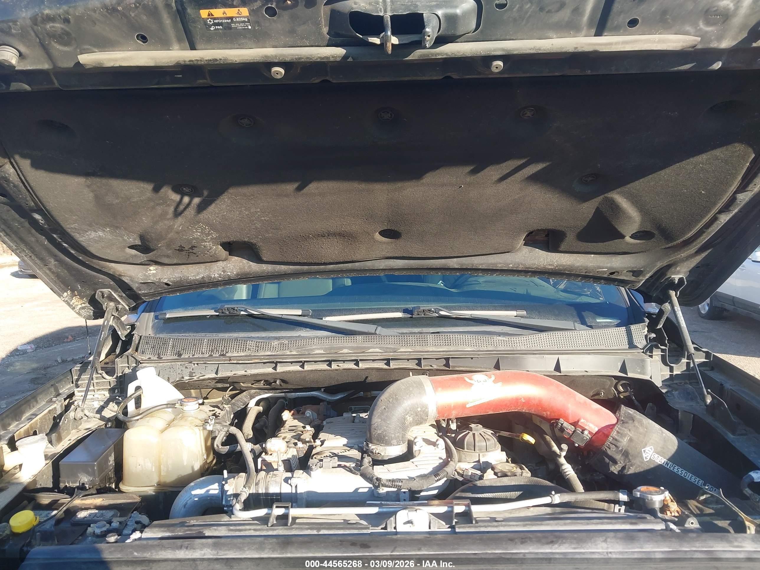 NISSAN TITAN image 10