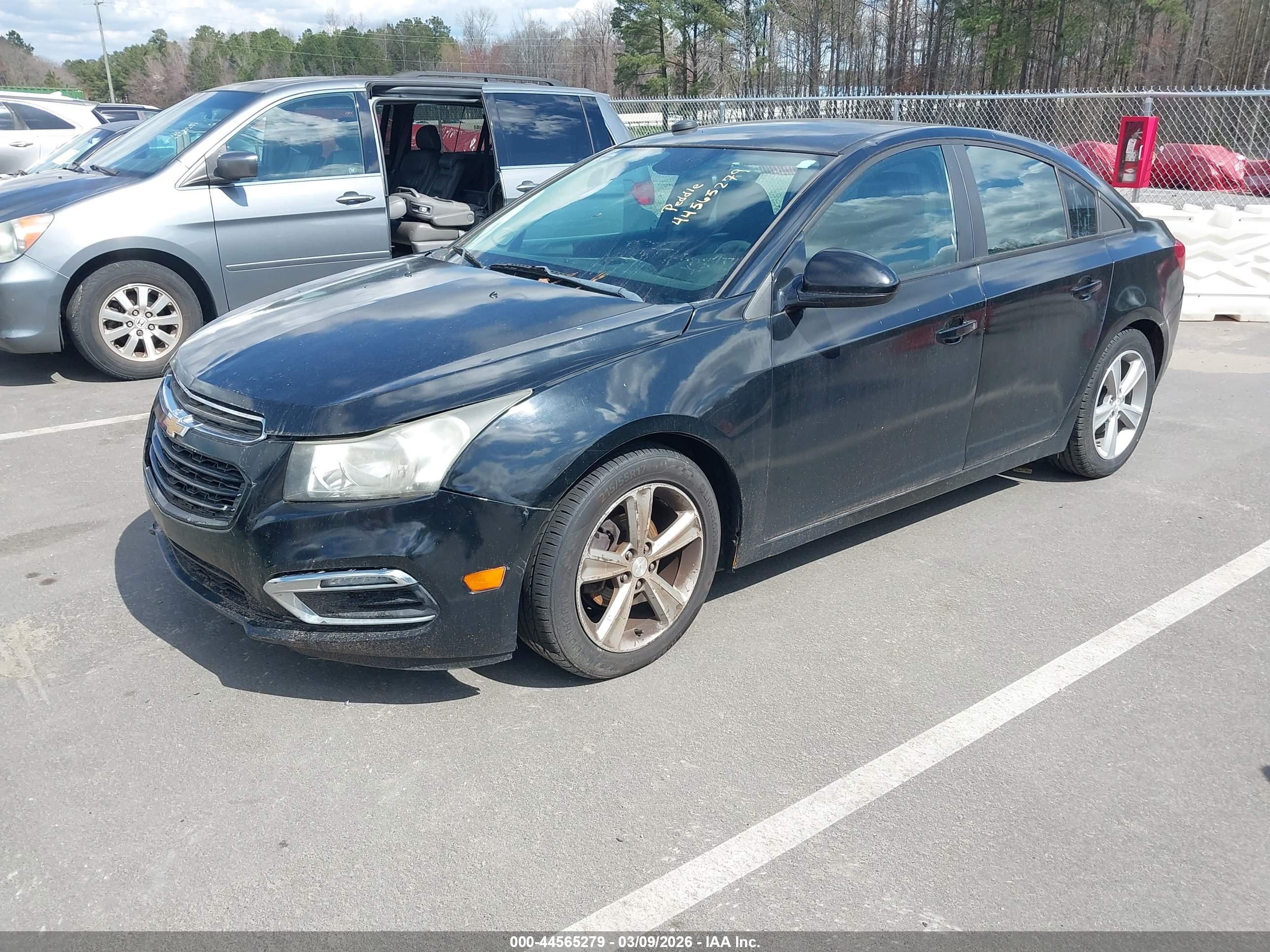 CHEVROLET CRUZE image 2