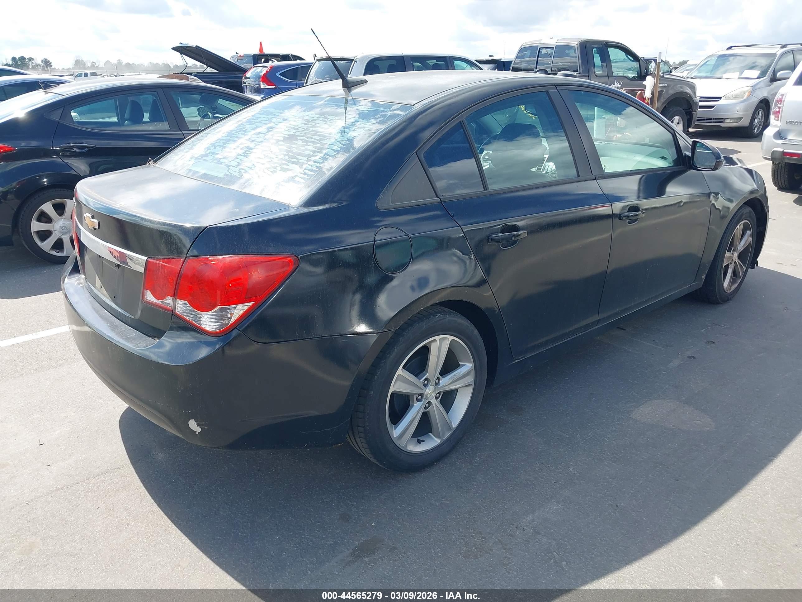 CHEVROLET CRUZE image 4