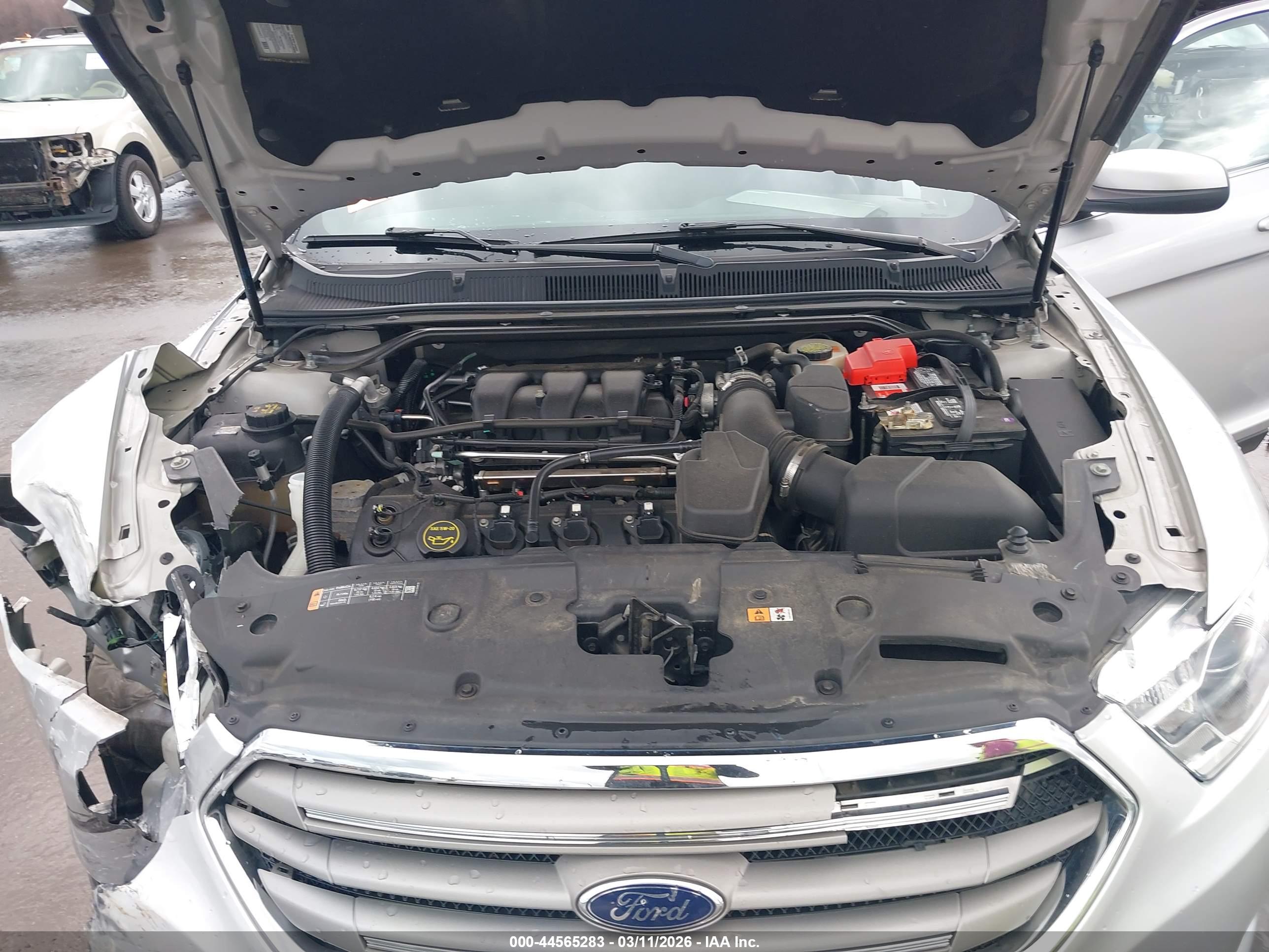 FORD TAURUS image 10